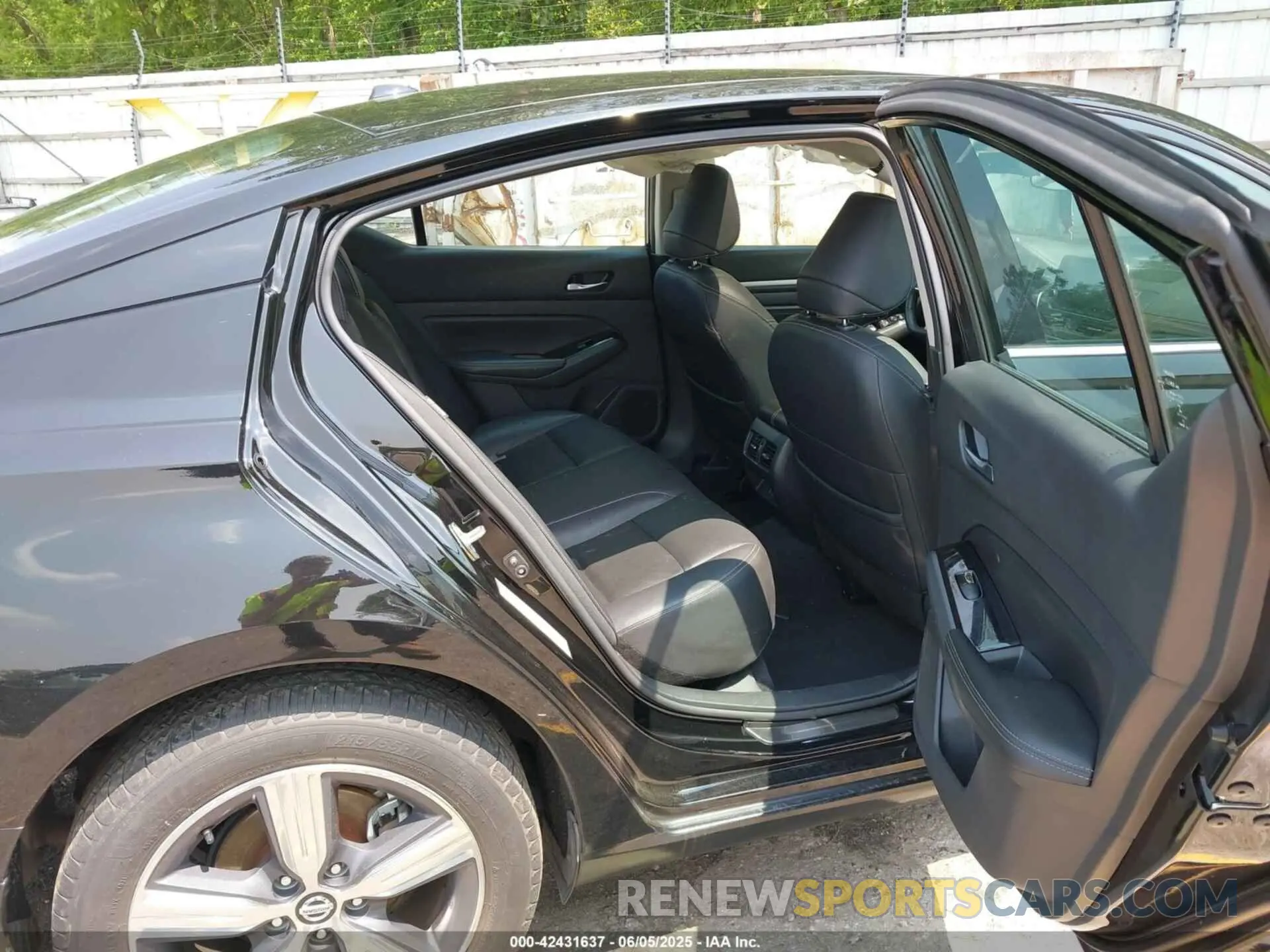 8 Photograph of a damaged car 1N4BL4EW9MN340105 NISSAN ALTIMA 2021