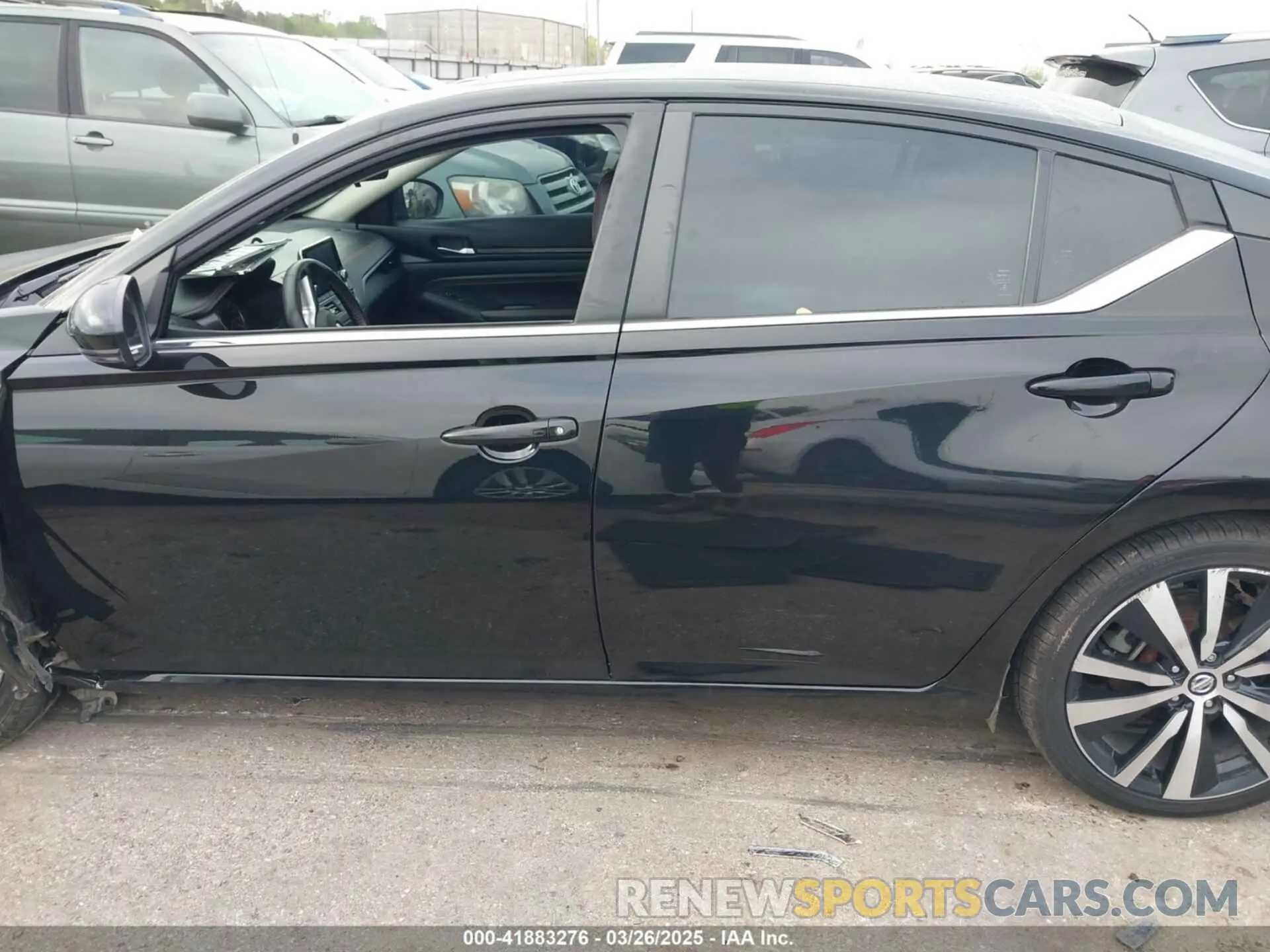 14 Photograph of a damaged car 1N4AL4CV1NN372098 NISSAN ALTIMA 2022