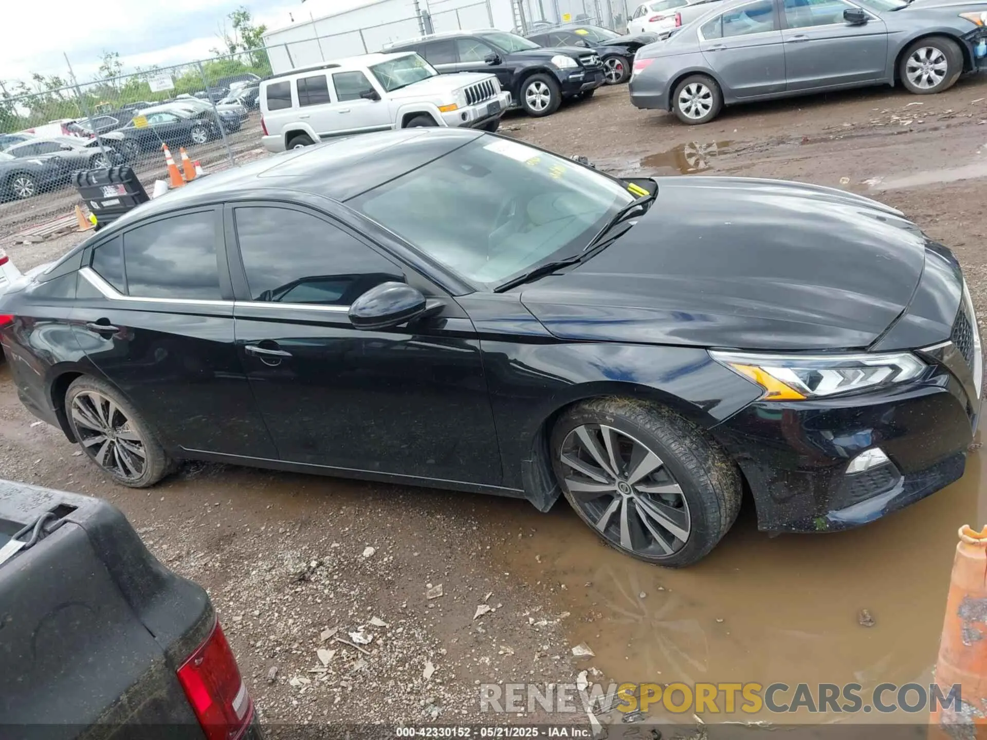13 Photograph of a damaged car 1N4AL4CV4NN323607 NISSAN ALTIMA 2022