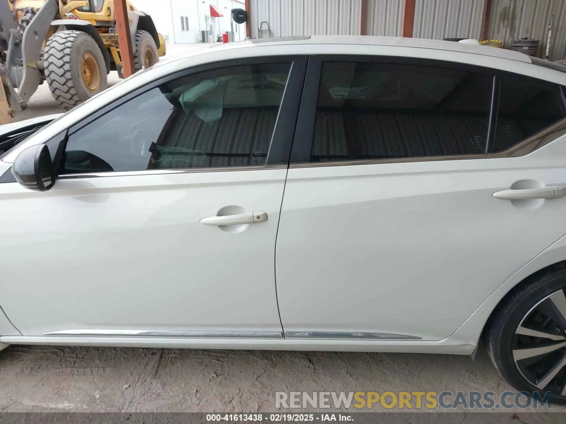 13 Photograph of a damaged car 1N4AL4CV5NN342294 NISSAN ALTIMA 2022