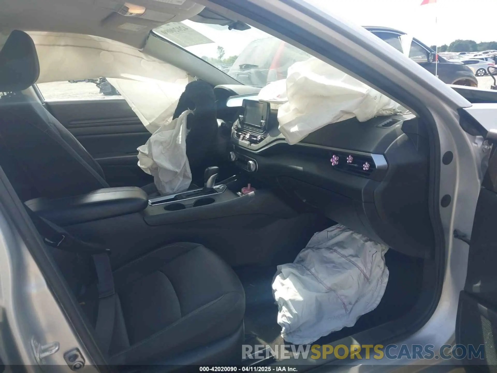 5 Photograph of a damaged car 1N4BL4BV0NN302100 NISSAN ALTIMA 2022