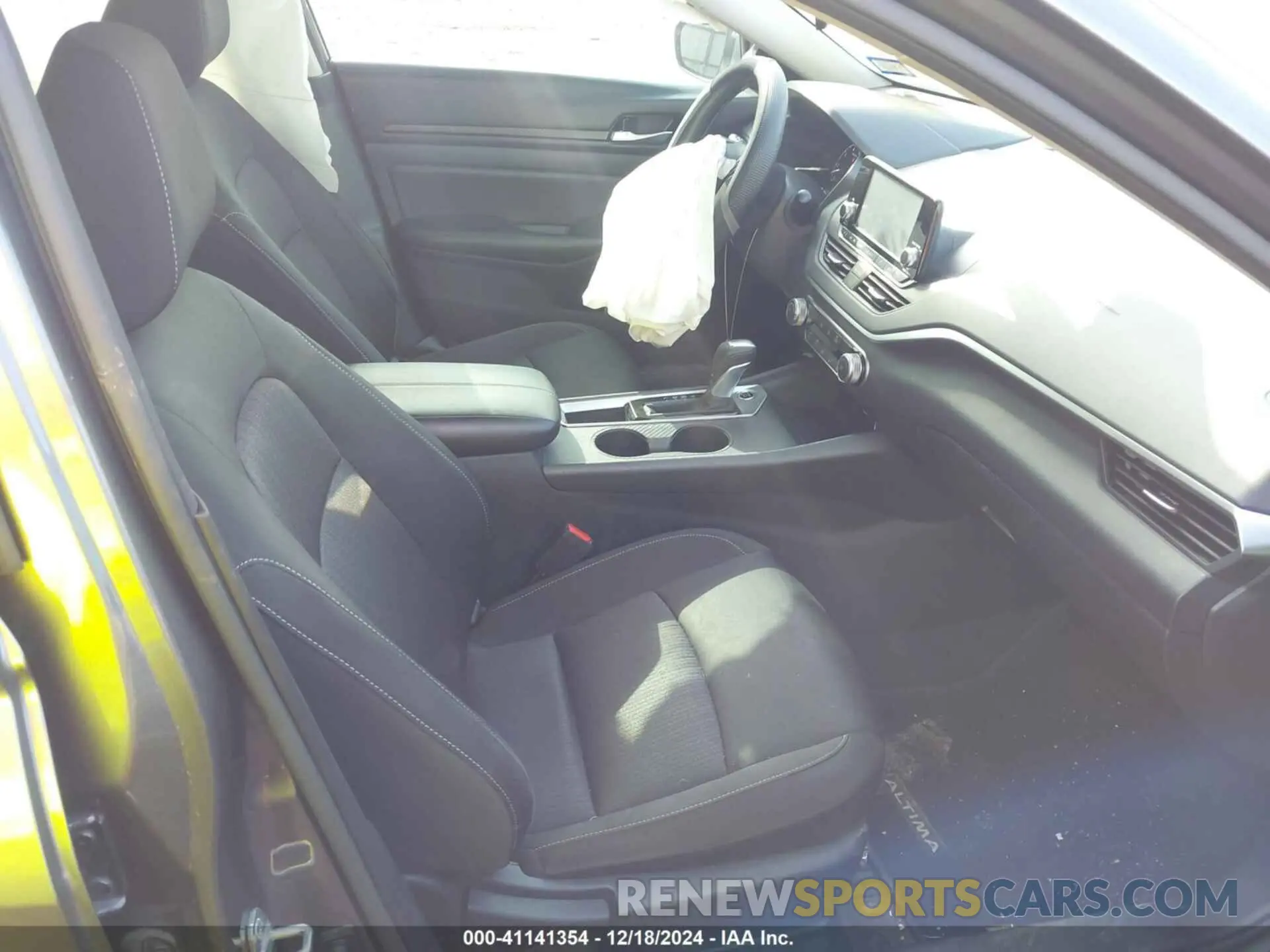 5 Photograph of a damaged car 1N4BL4BV0NN310617 NISSAN ALTIMA 2022