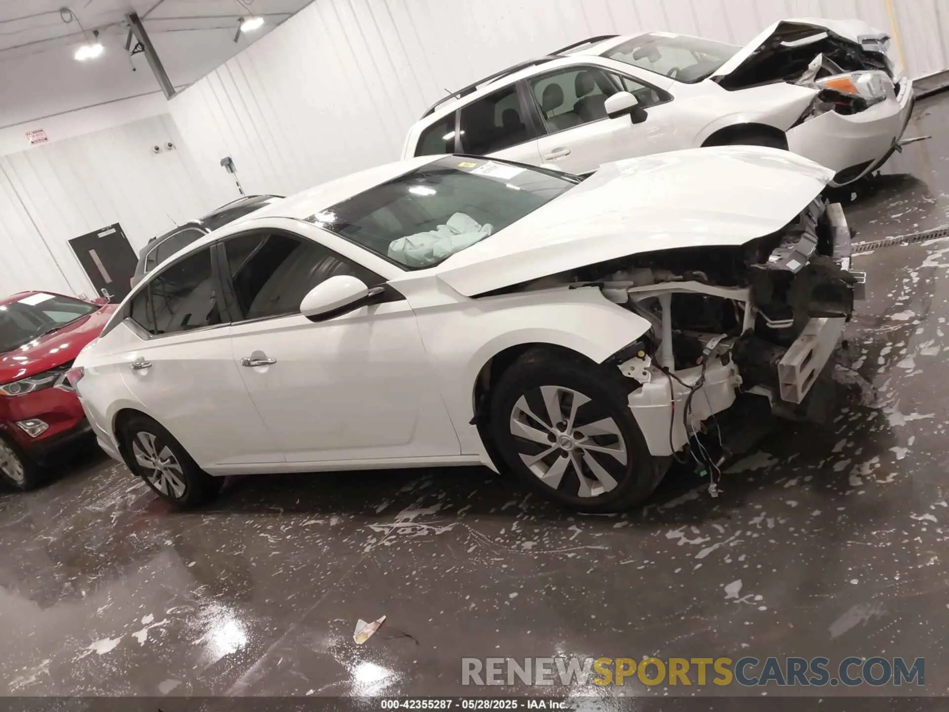 13 Photograph of a damaged car 1N4BL4BV0NN347277 NISSAN ALTIMA 2022