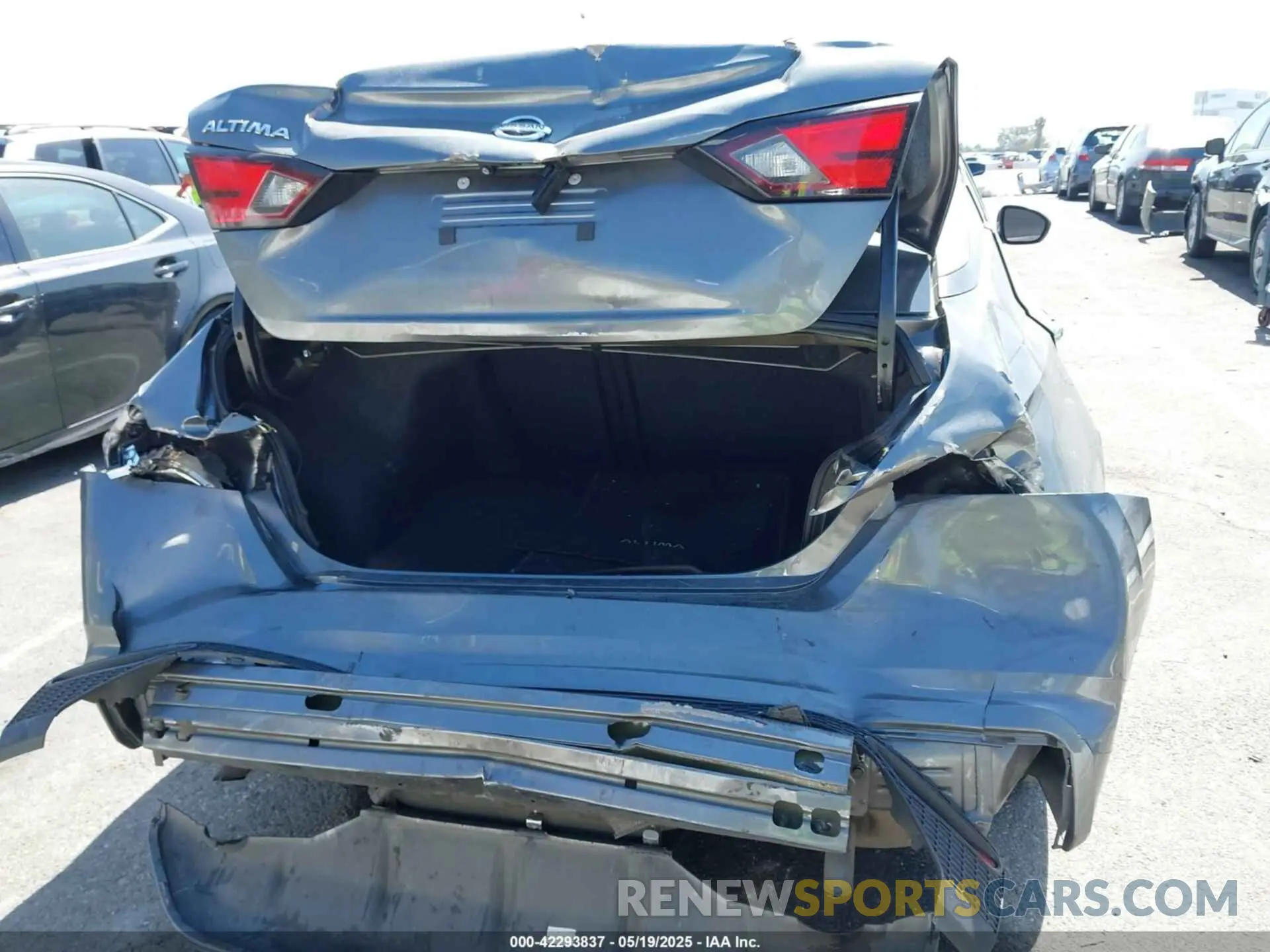 17 Photograph of a damaged car 1N4BL4BV0NN390260 NISSAN ALTIMA 2022