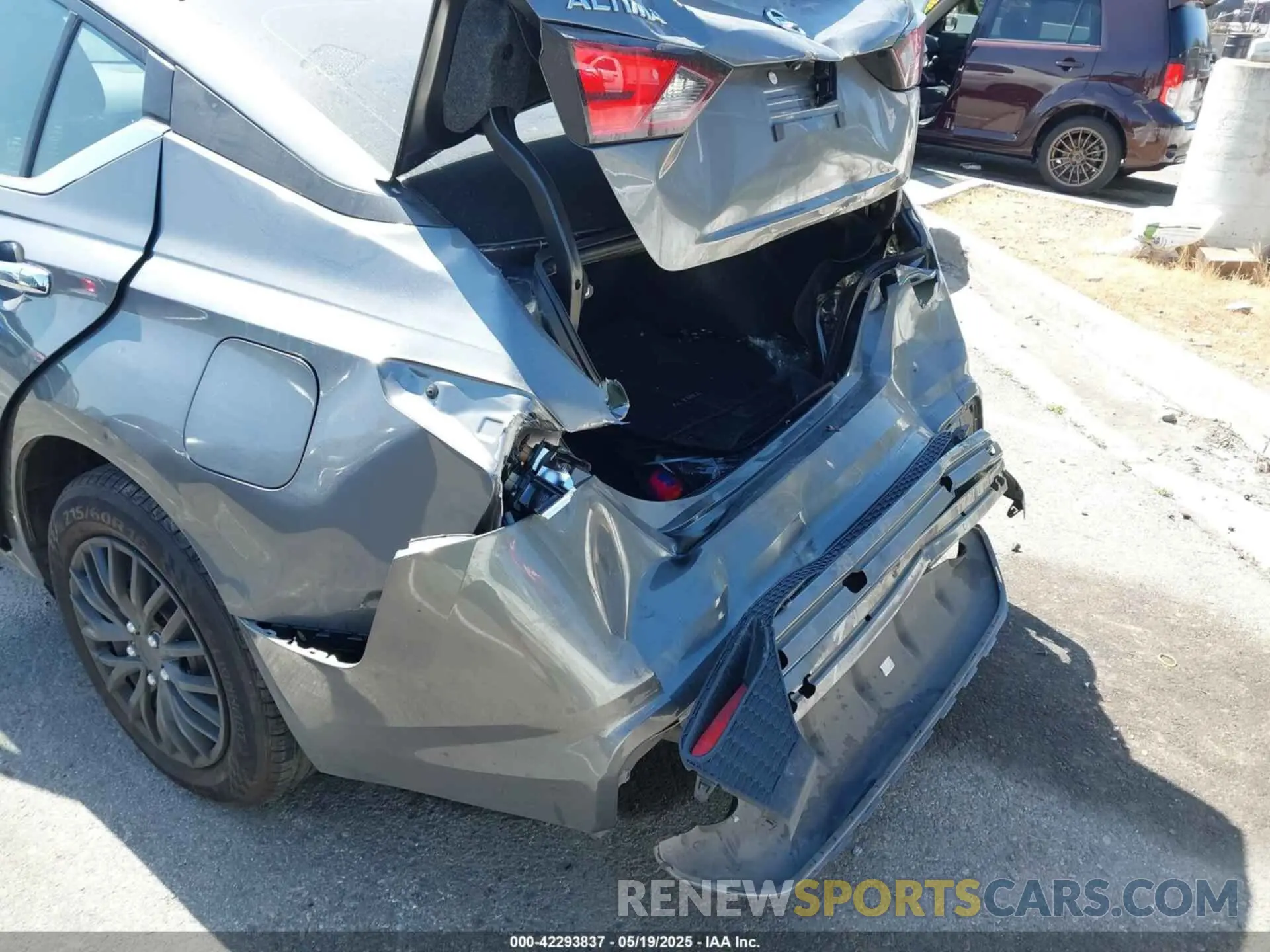 18 Photograph of a damaged car 1N4BL4BV0NN390260 NISSAN ALTIMA 2022