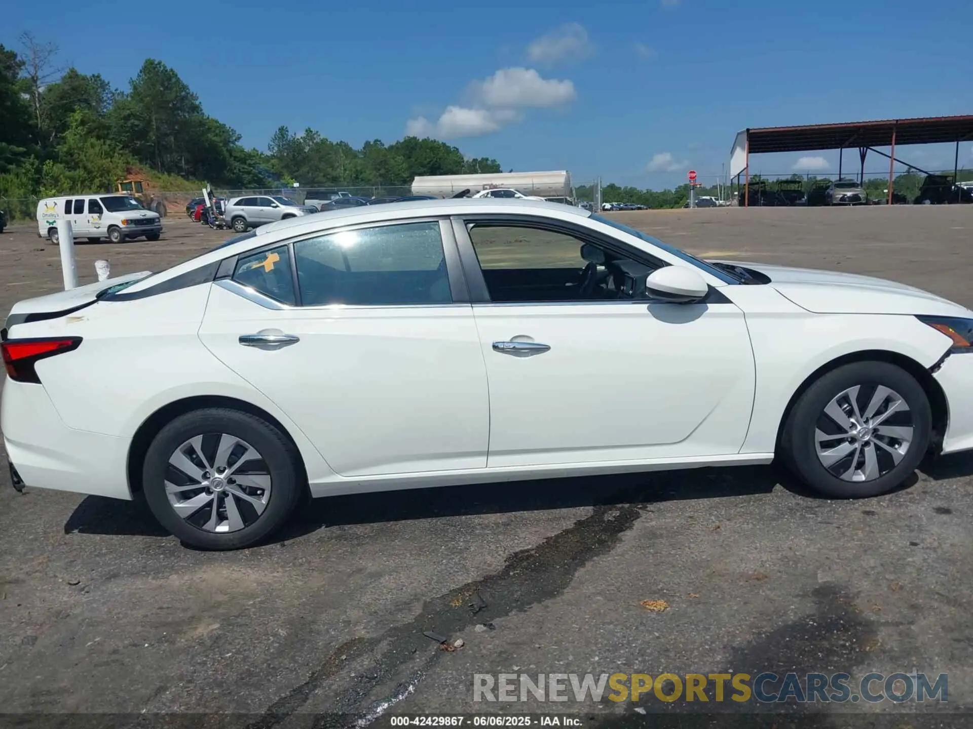 14 Photograph of a damaged car 1N4BL4BV1NN369997 NISSAN ALTIMA 2022