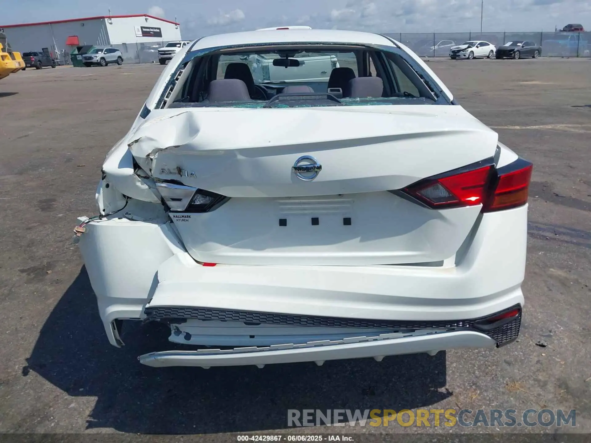 17 Photograph of a damaged car 1N4BL4BV1NN369997 NISSAN ALTIMA 2022