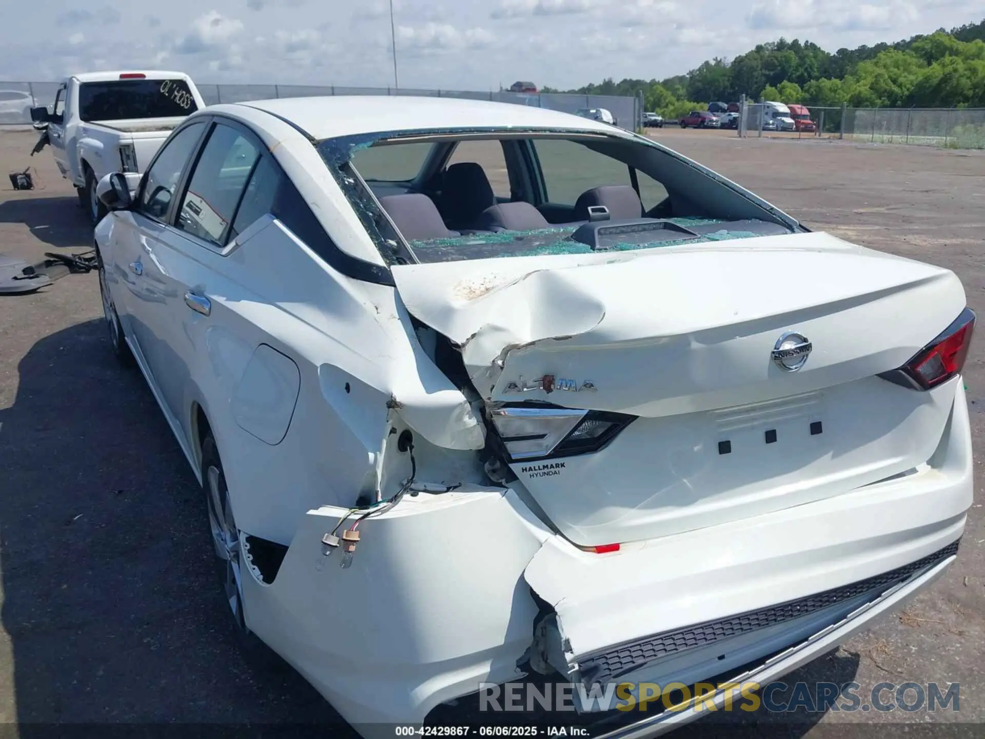 6 Photograph of a damaged car 1N4BL4BV1NN369997 NISSAN ALTIMA 2022