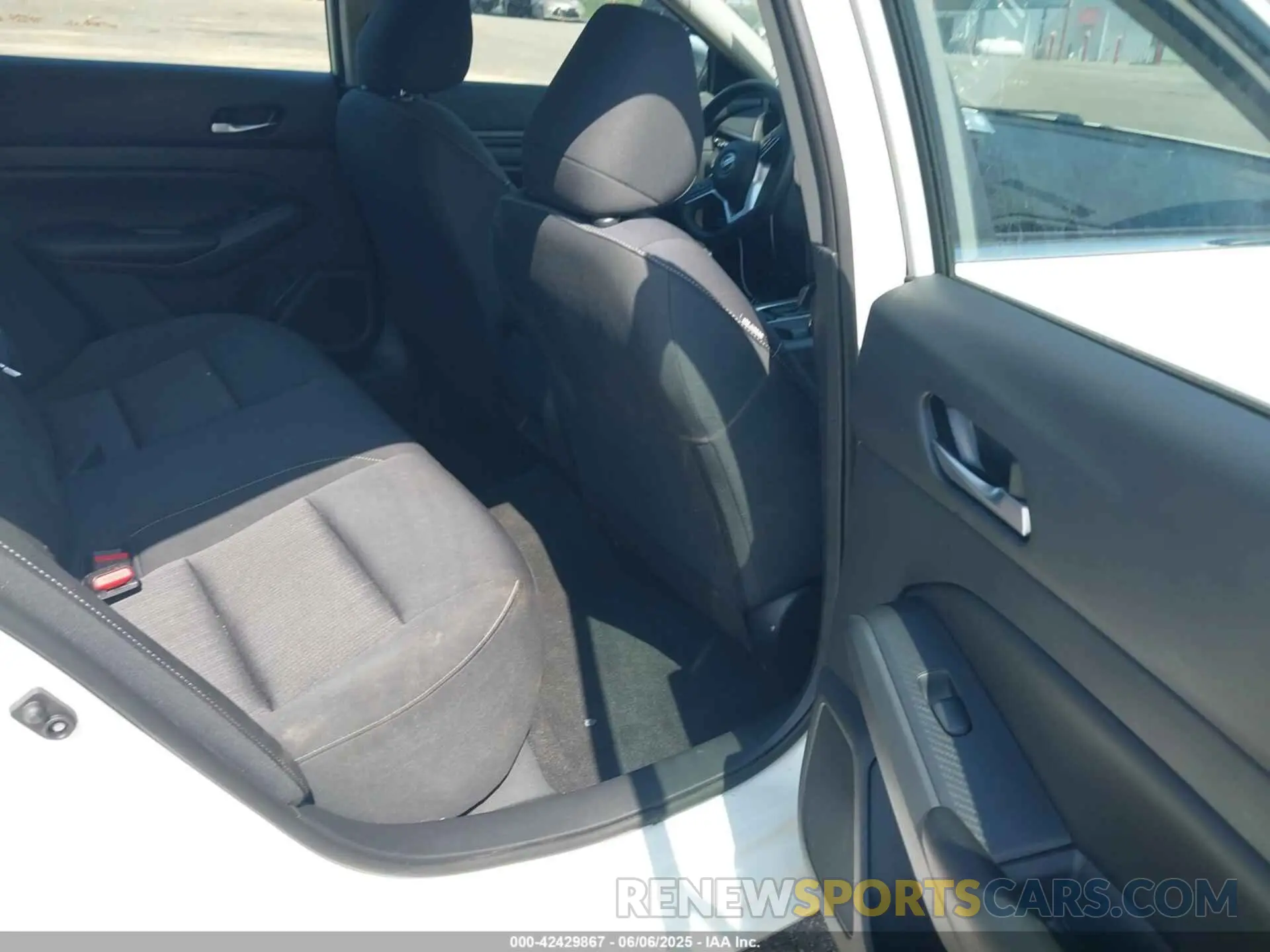 8 Photograph of a damaged car 1N4BL4BV1NN369997 NISSAN ALTIMA 2022