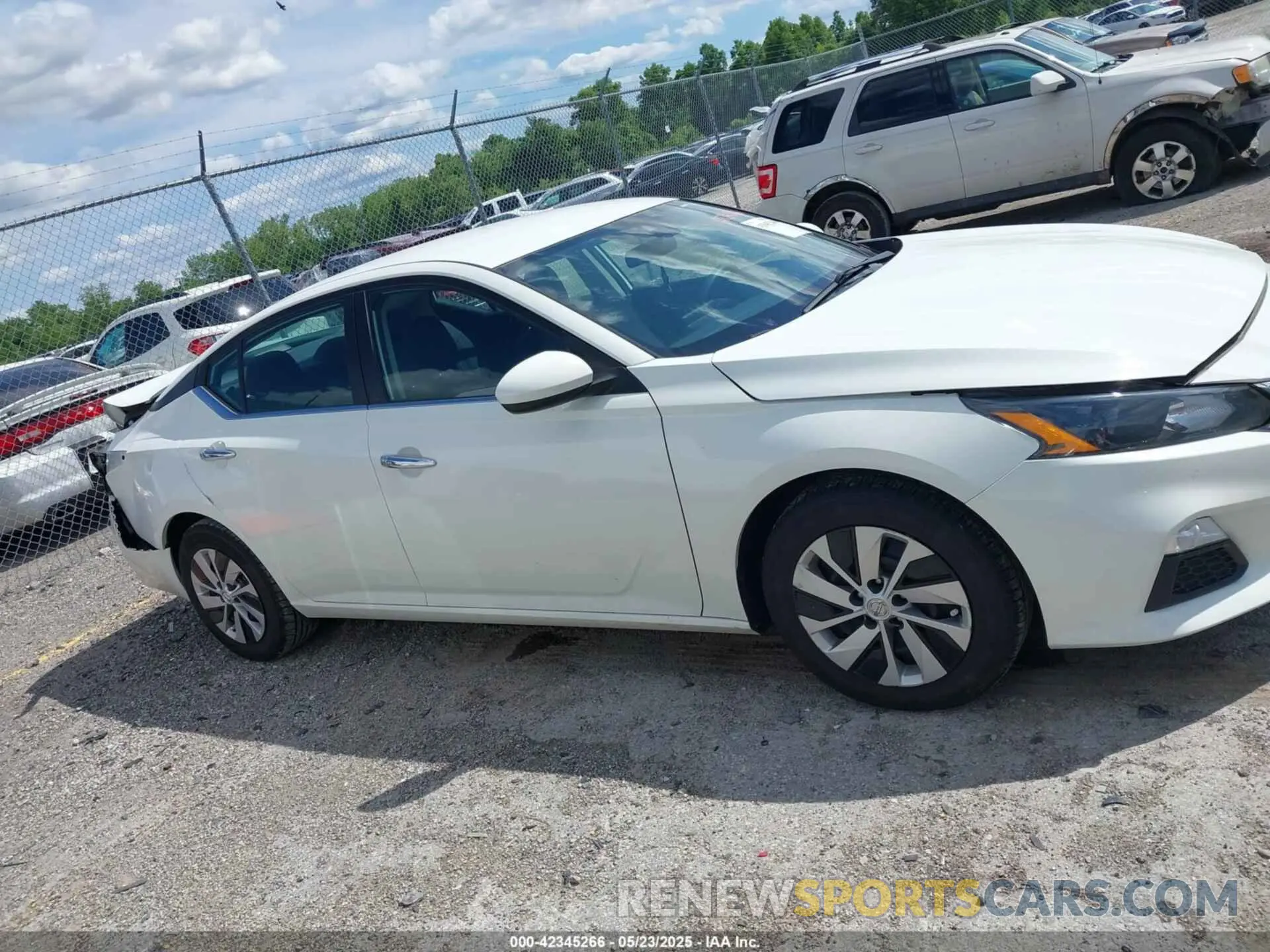 13 Photograph of a damaged car 1N4BL4BV2NN318038 NISSAN ALTIMA 2022