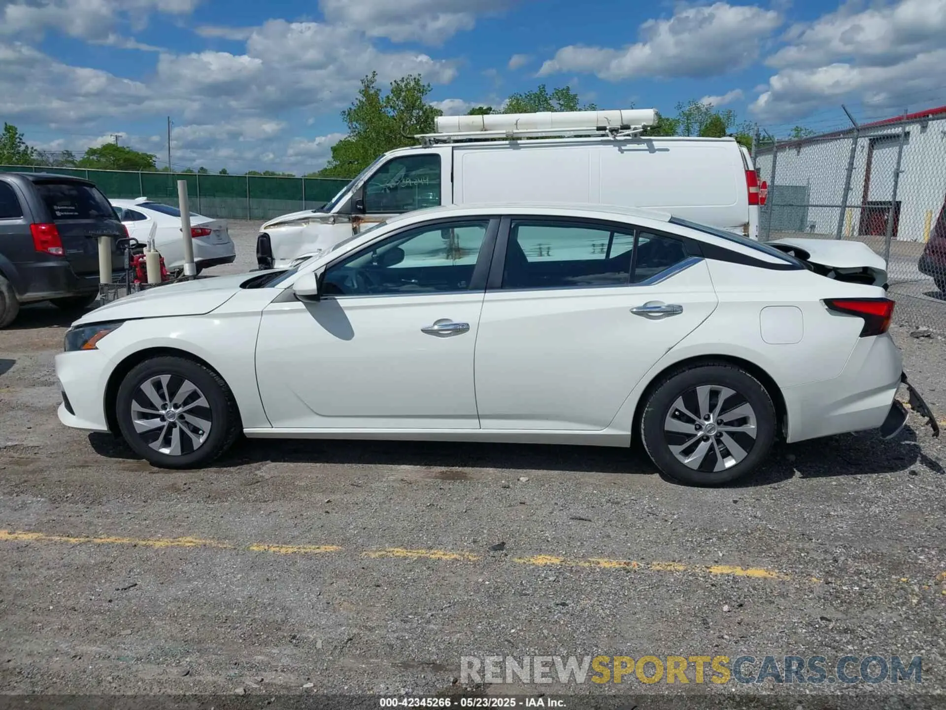 14 Photograph of a damaged car 1N4BL4BV2NN318038 NISSAN ALTIMA 2022