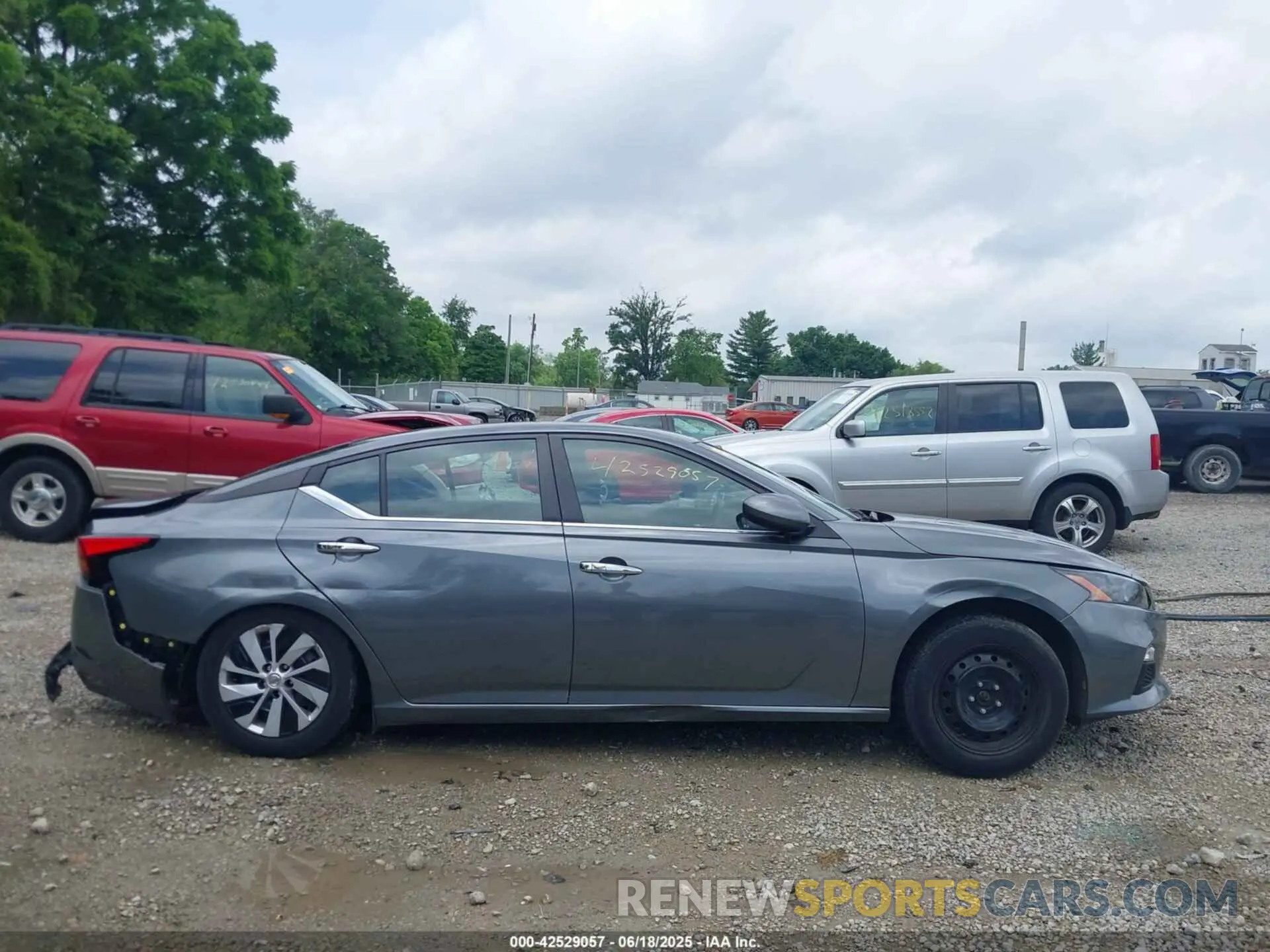 13 Photograph of a damaged car 1N4BL4BV2NN348446 NISSAN ALTIMA 2022