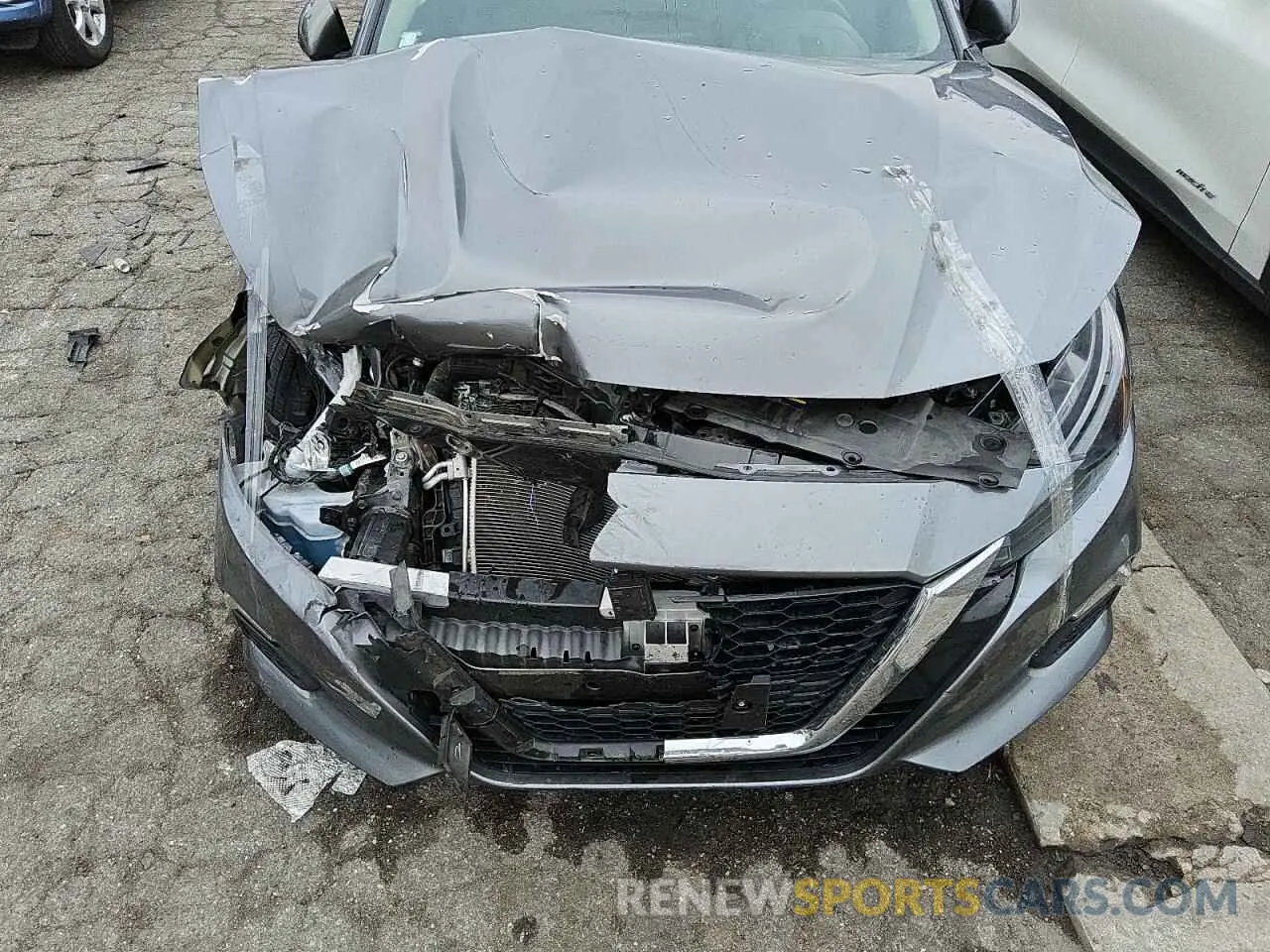 11 Photograph of a damaged car 1N4BL4BV2NN383536 NISSAN ALTIMA 2022