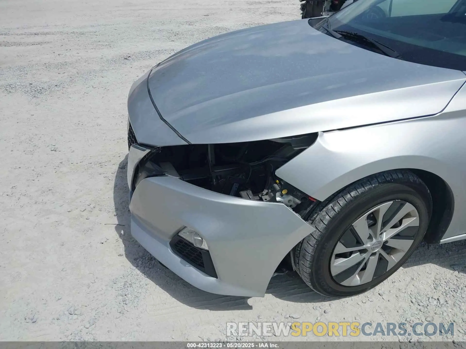 17 Photograph of a damaged car 1N4BL4BV4NN311589 NISSAN ALTIMA 2022