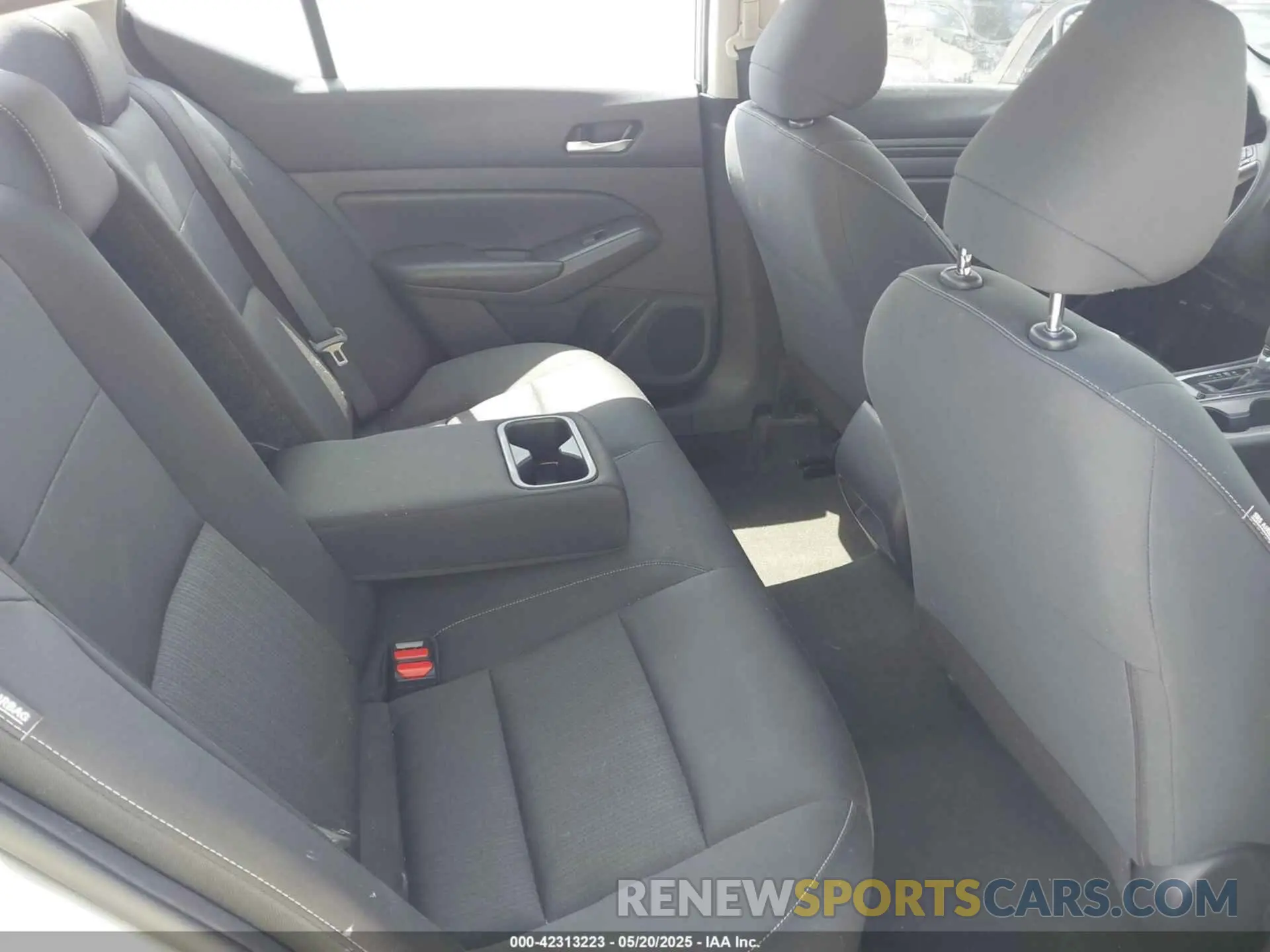8 Photograph of a damaged car 1N4BL4BV4NN311589 NISSAN ALTIMA 2022