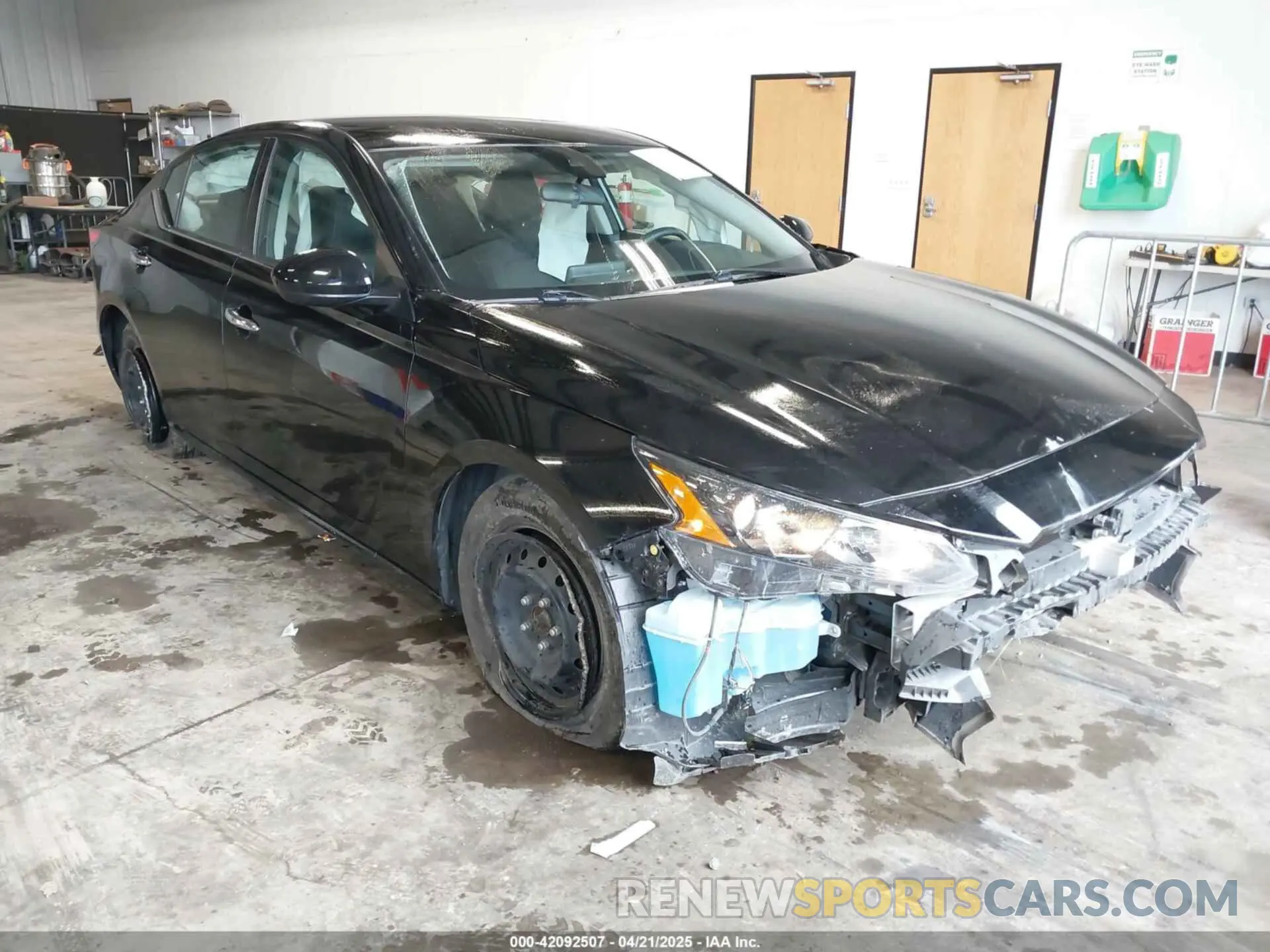 1 Photograph of a damaged car 1N4BL4BV4NN375423 NISSAN ALTIMA 2022