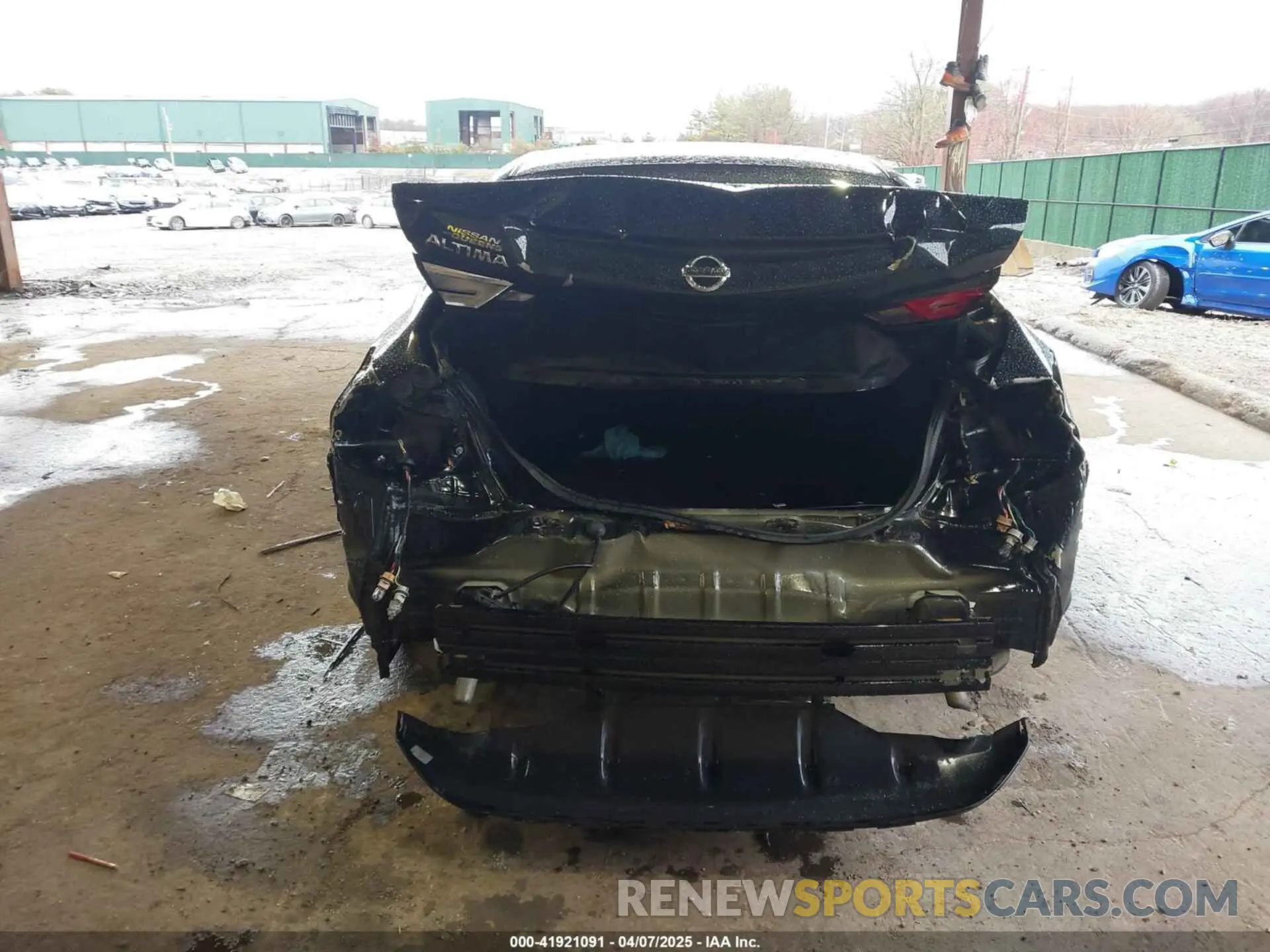 17 Photograph of a damaged car 1N4BL4BV5NN333360 NISSAN ALTIMA 2022