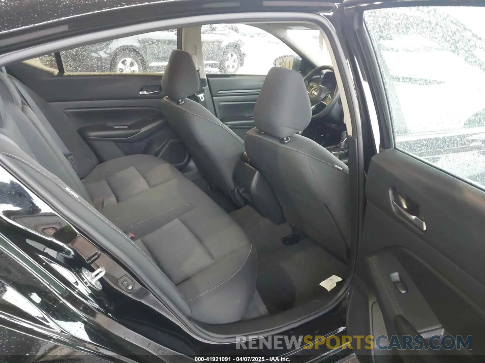 8 Photograph of a damaged car 1N4BL4BV5NN333360 NISSAN ALTIMA 2022