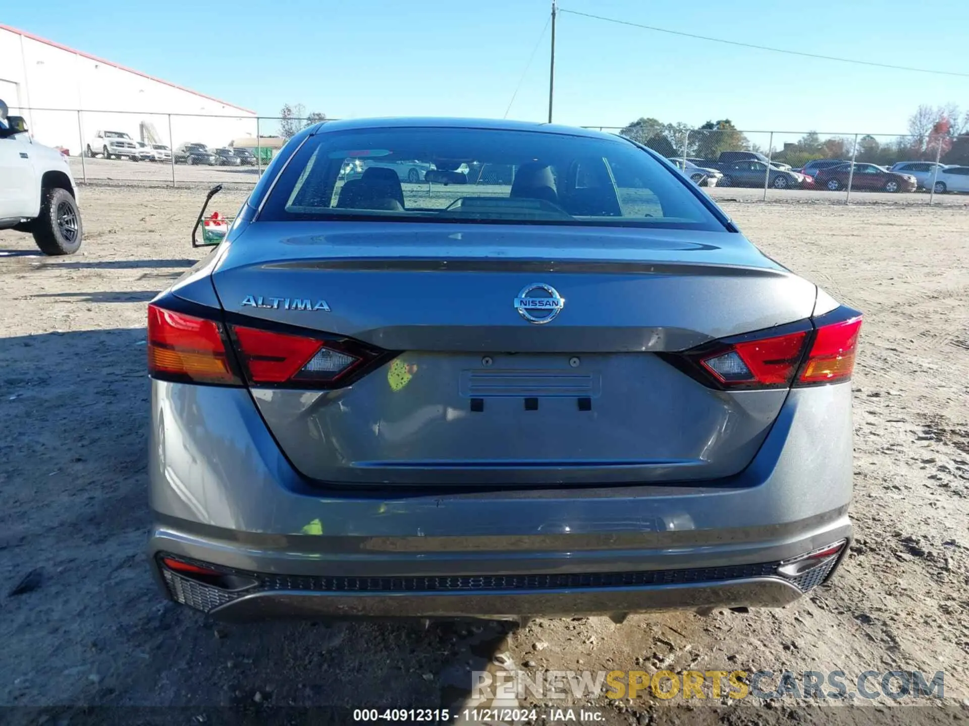 17 Photograph of a damaged car 1N4BL4BV5NN351227 NISSAN ALTIMA 2022