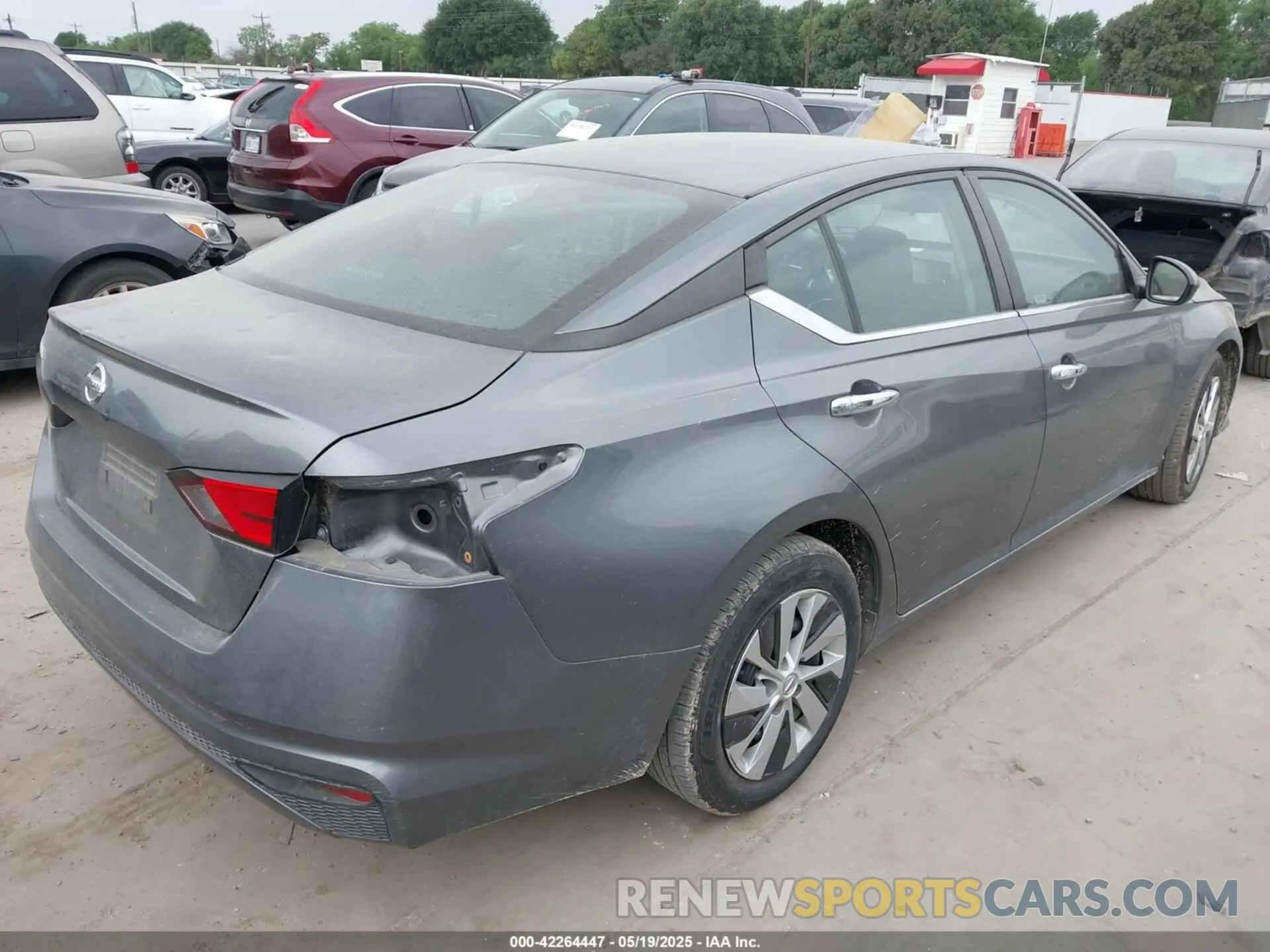 4 Photograph of a damaged car 1N4BL4BV6NN399108 NISSAN ALTIMA 2022