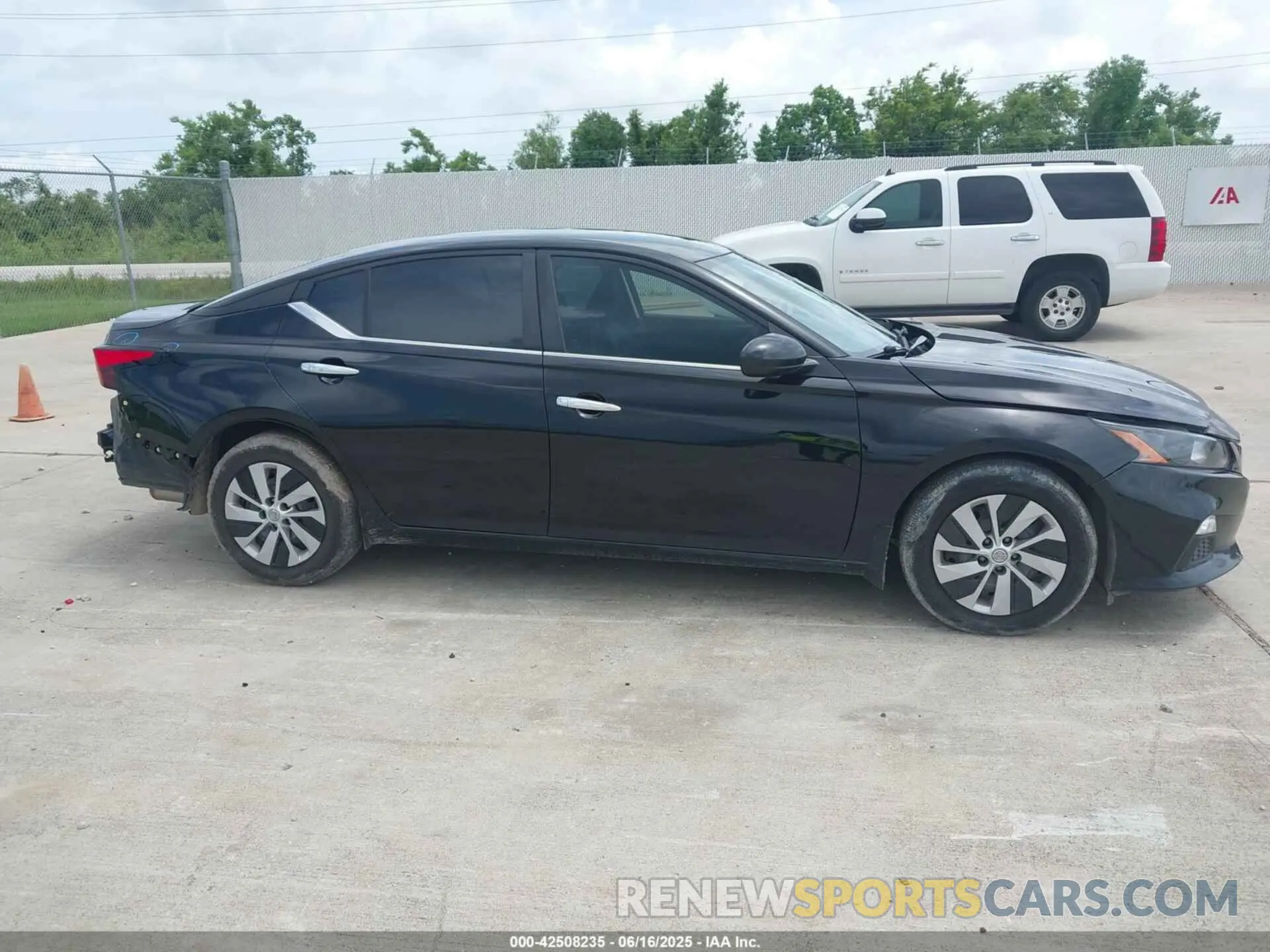 12 Photograph of a damaged car 1N4BL4BV8NN404969 NISSAN ALTIMA 2022