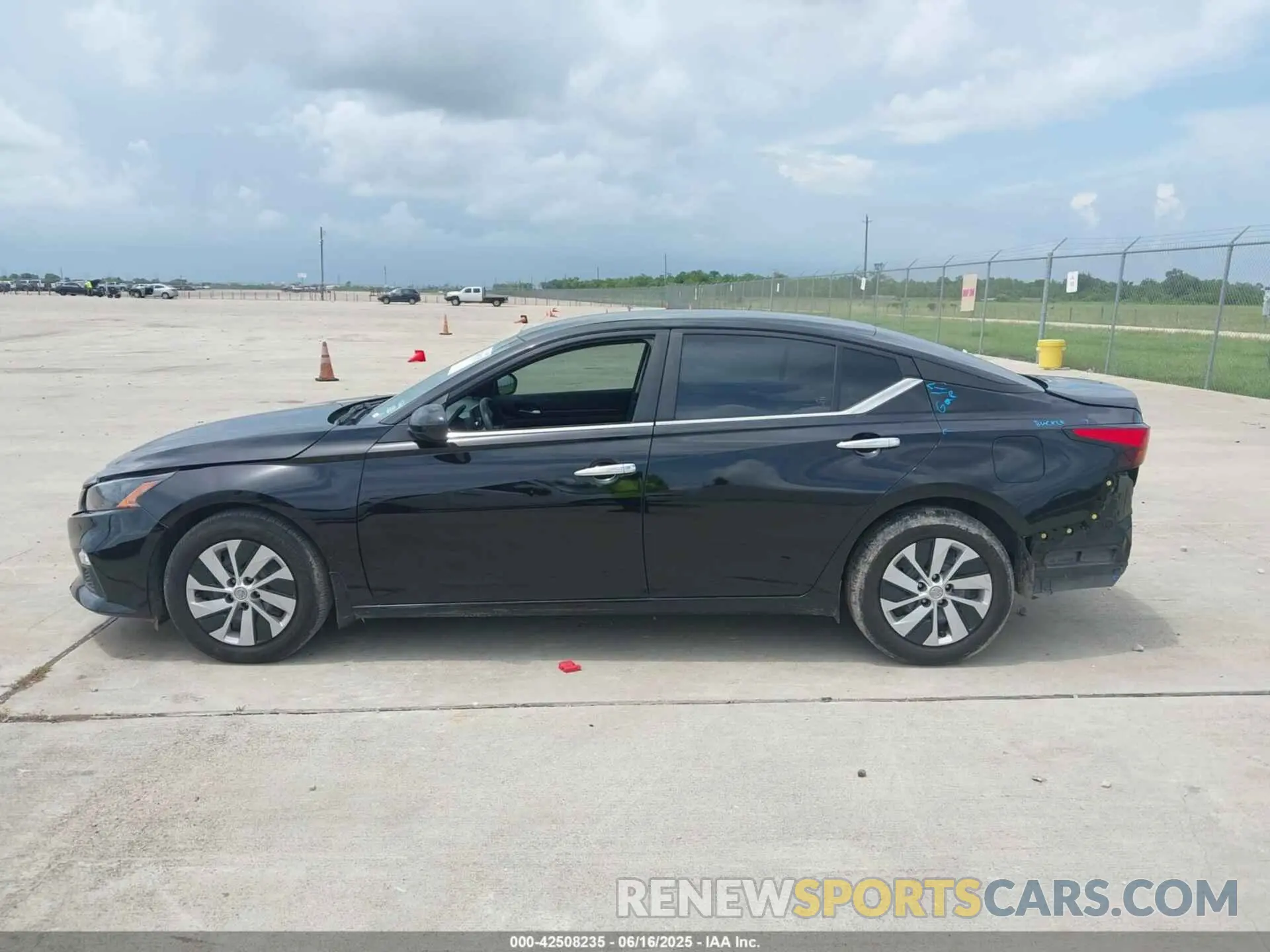 13 Photograph of a damaged car 1N4BL4BV8NN404969 NISSAN ALTIMA 2022