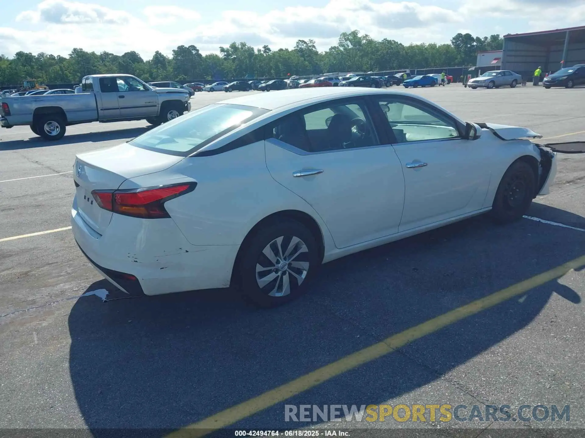 4 Photograph of a damaged car 1N4BL4BV9NN355121 NISSAN ALTIMA 2022