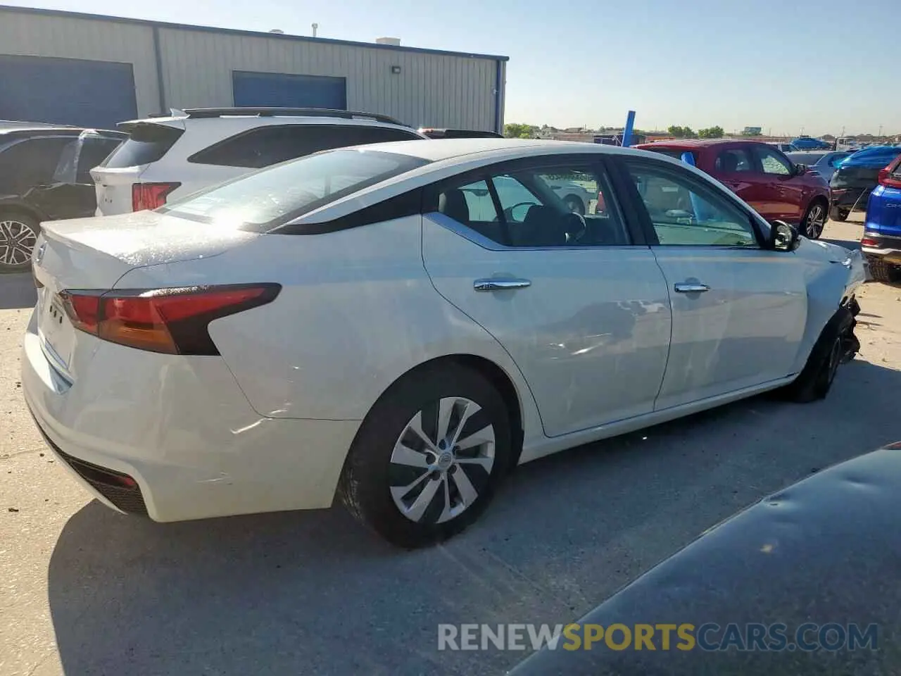 3 Photograph of a damaged car 1N4BL4BVXNN335413 NISSAN ALTIMA 2022