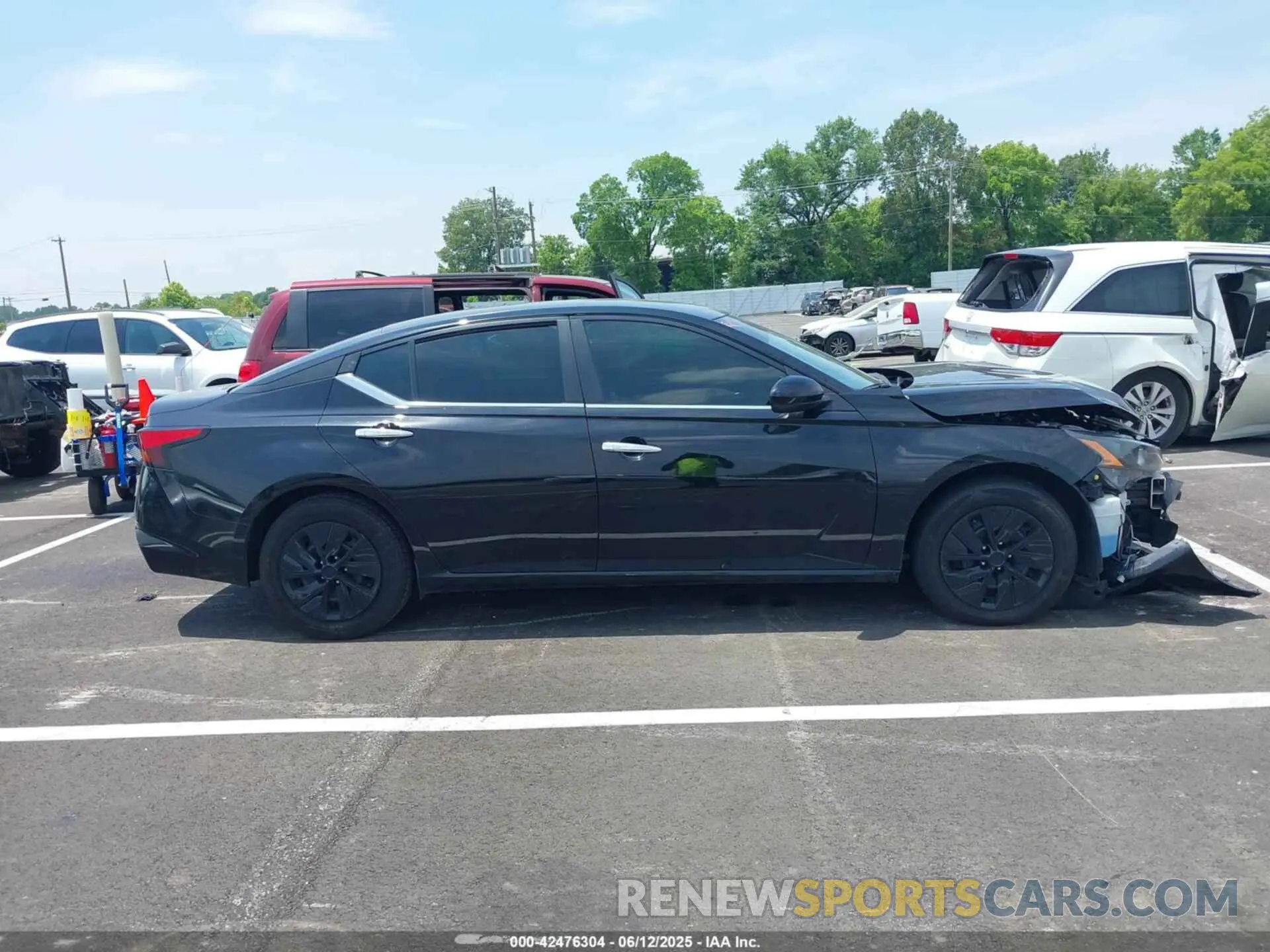 13 Photograph of a damaged car 1N4BL4BVXNN364829 NISSAN ALTIMA 2022