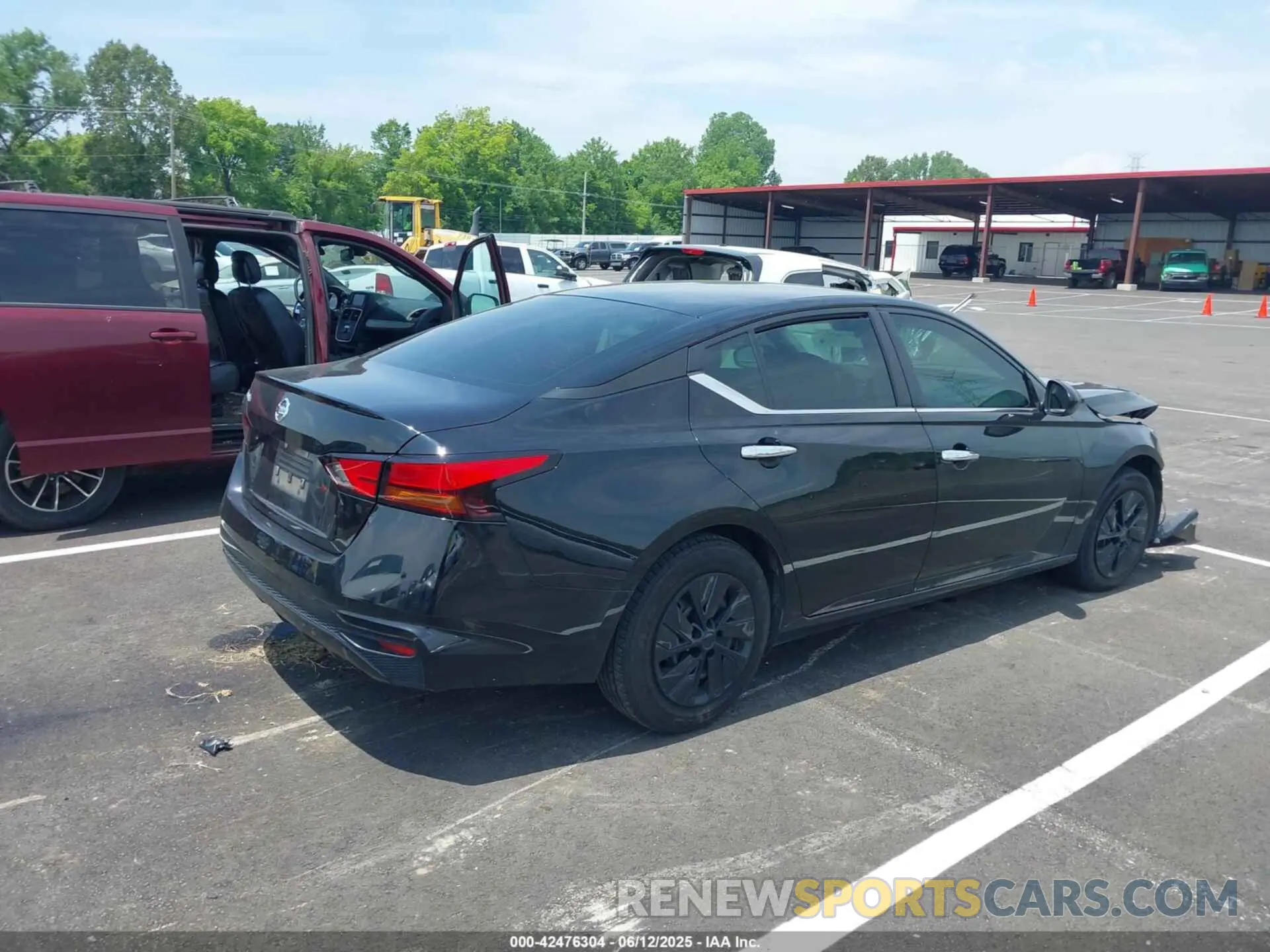 4 Photograph of a damaged car 1N4BL4BVXNN364829 NISSAN ALTIMA 2022