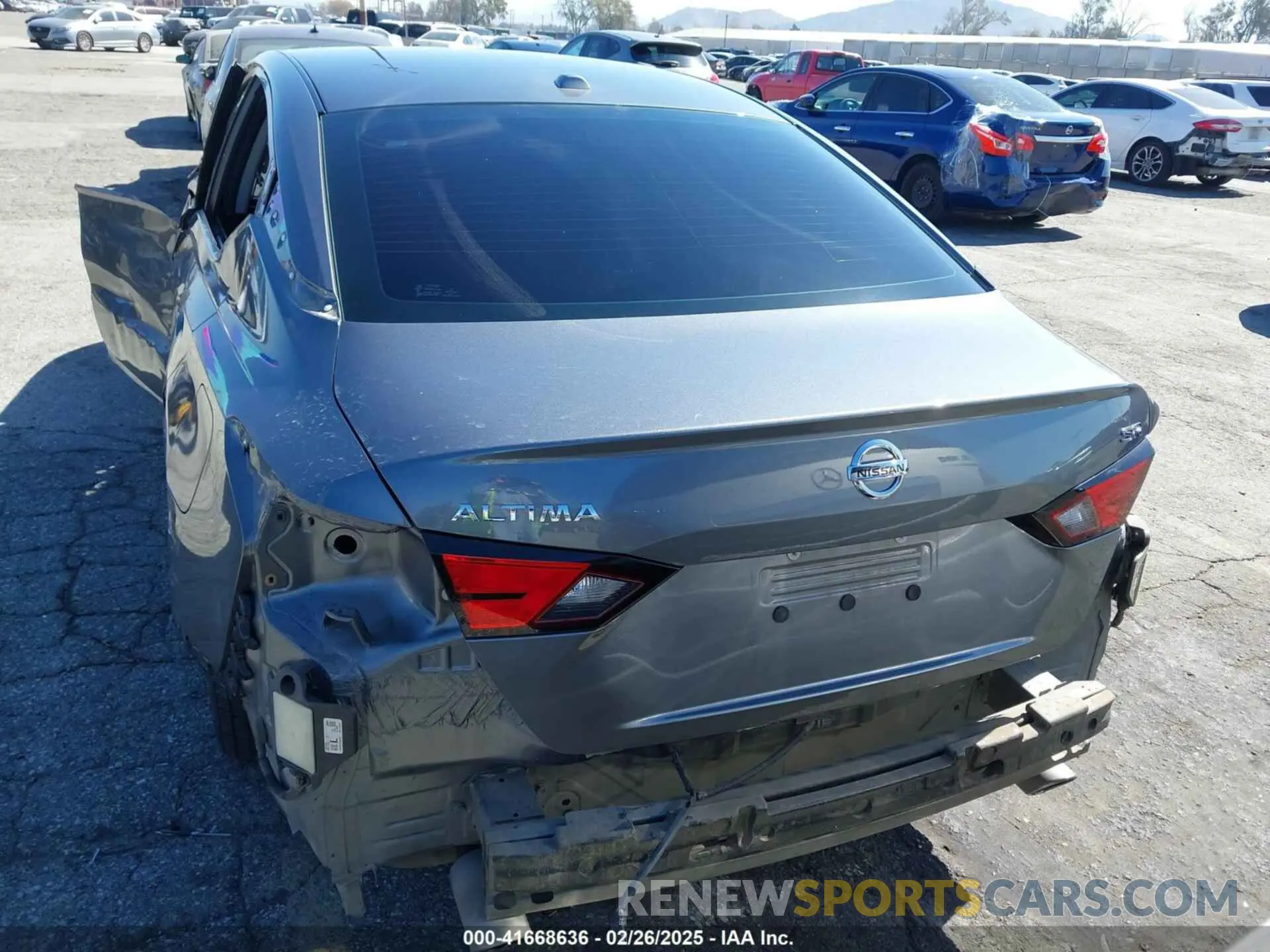 17 Photograph of a damaged car 1N4BL4CV0NN313497 NISSAN ALTIMA 2022