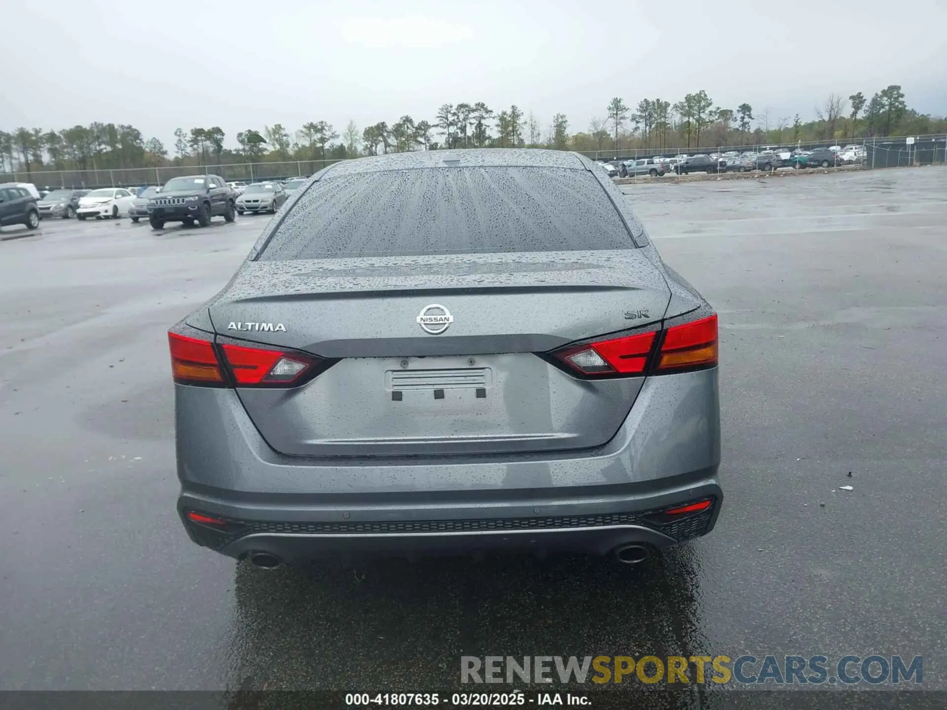 17 Photograph of a damaged car 1N4BL4CV0NN350615 NISSAN ALTIMA 2022