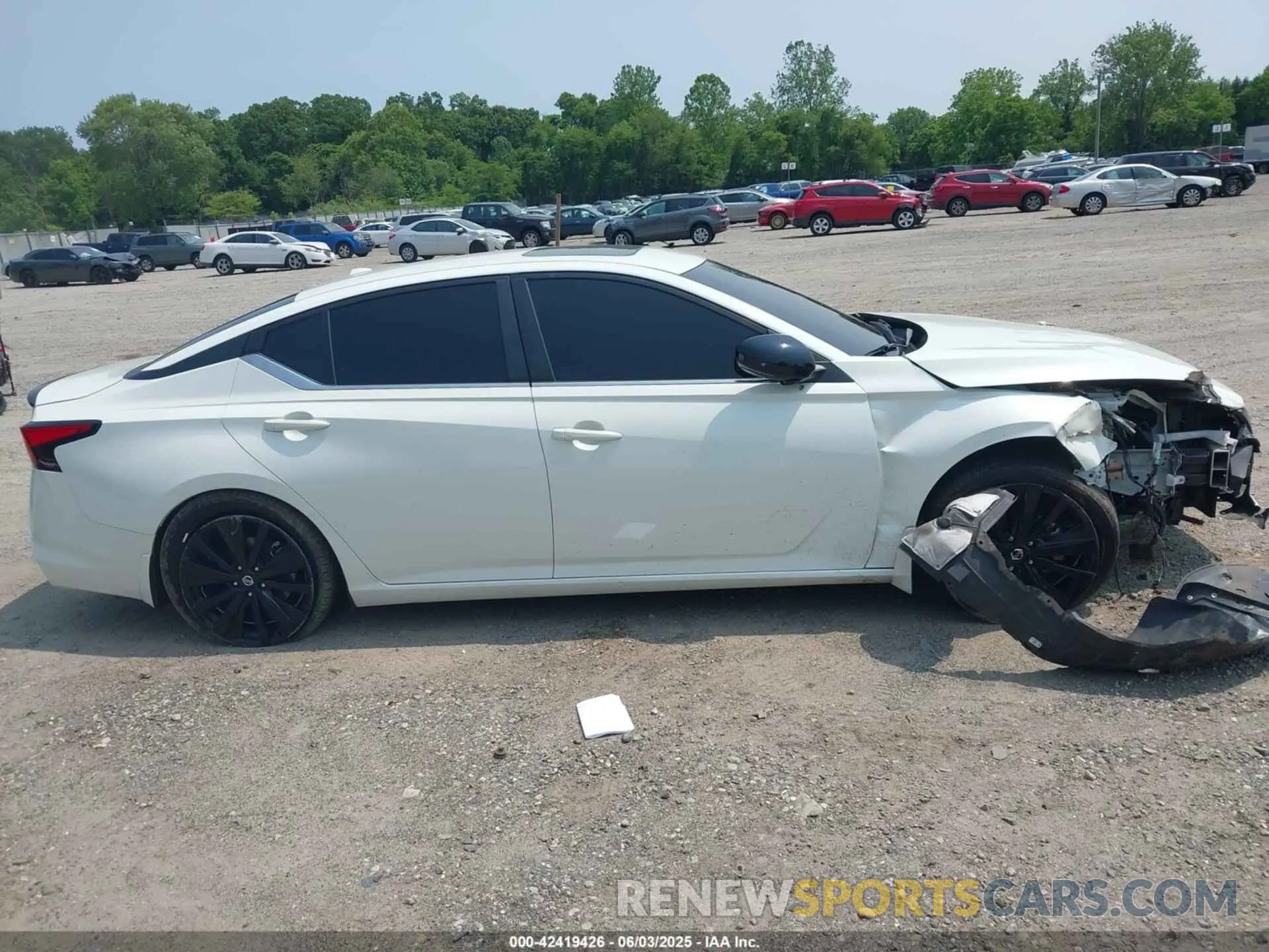 13 Photograph of a damaged car 1N4BL4CV0NN382576 NISSAN ALTIMA 2022