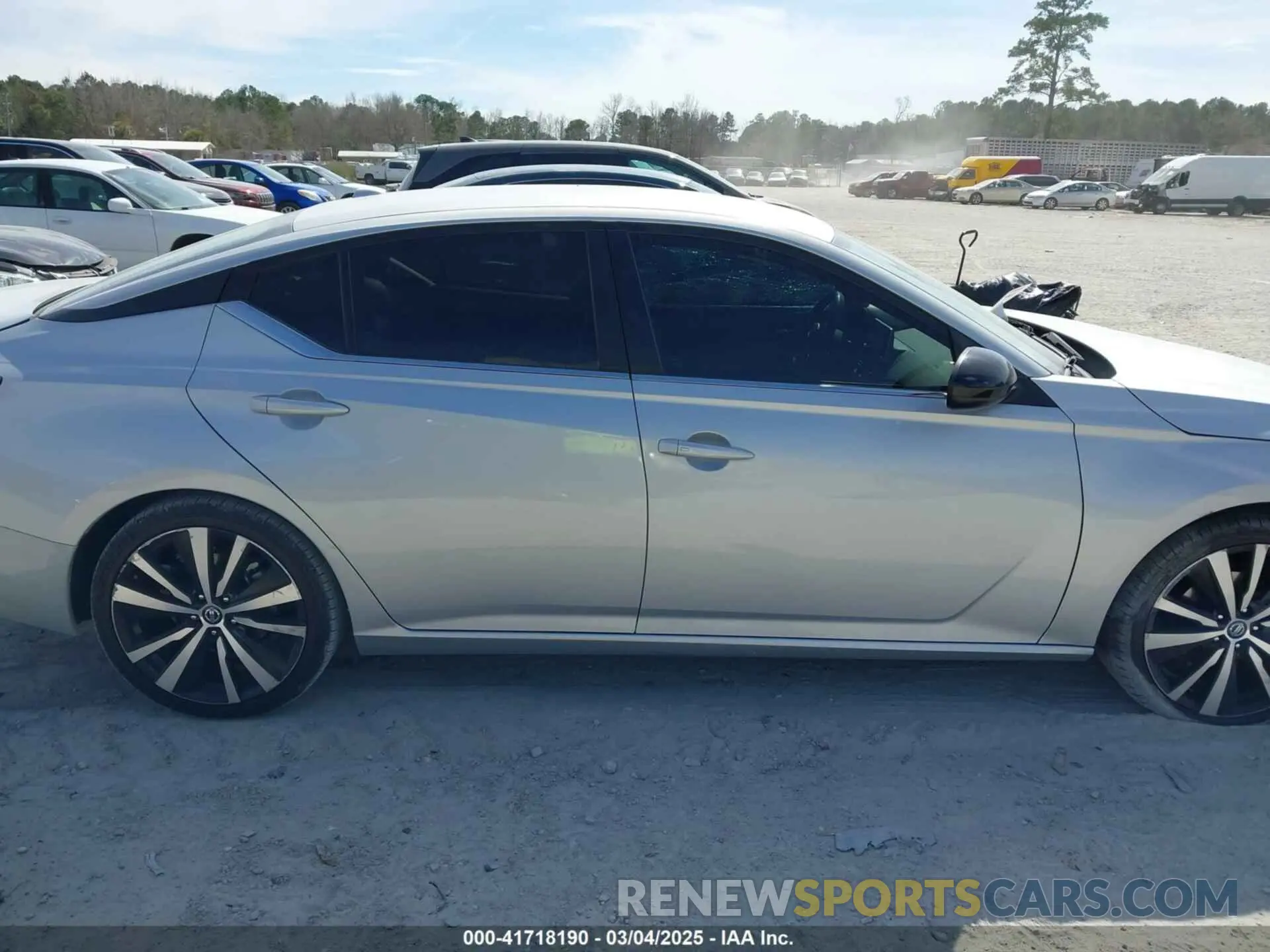 13 Photograph of a damaged car 1N4BL4CV1NN332933 NISSAN ALTIMA 2022
