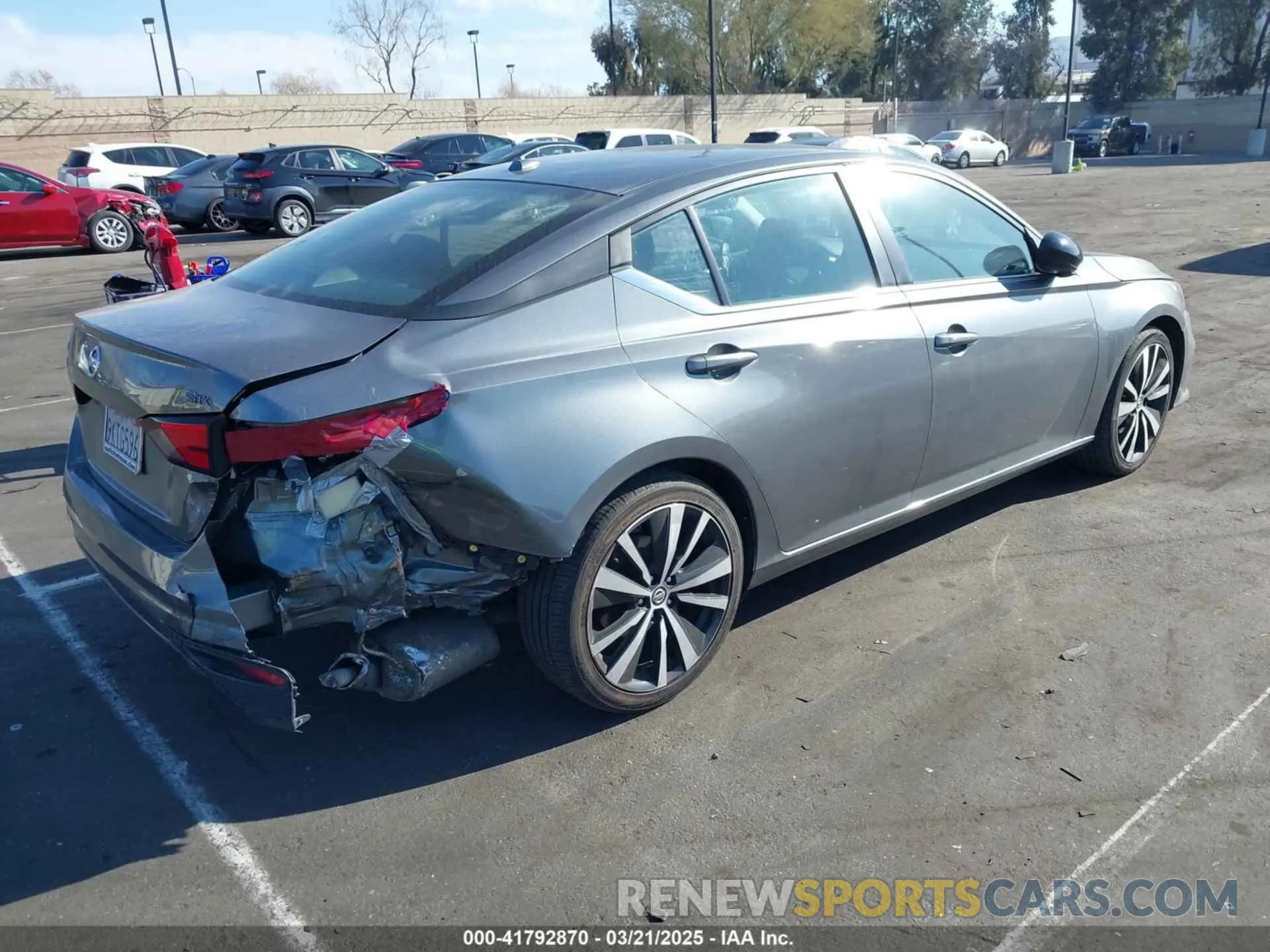 4 Photograph of a damaged car 1N4BL4CV1NN346699 NISSAN ALTIMA 2022