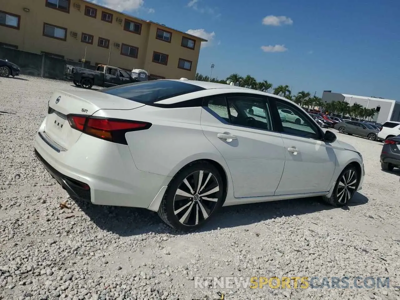 3 Photograph of a damaged car 1N4BL4CV1NN348906 NISSAN ALTIMA 2022