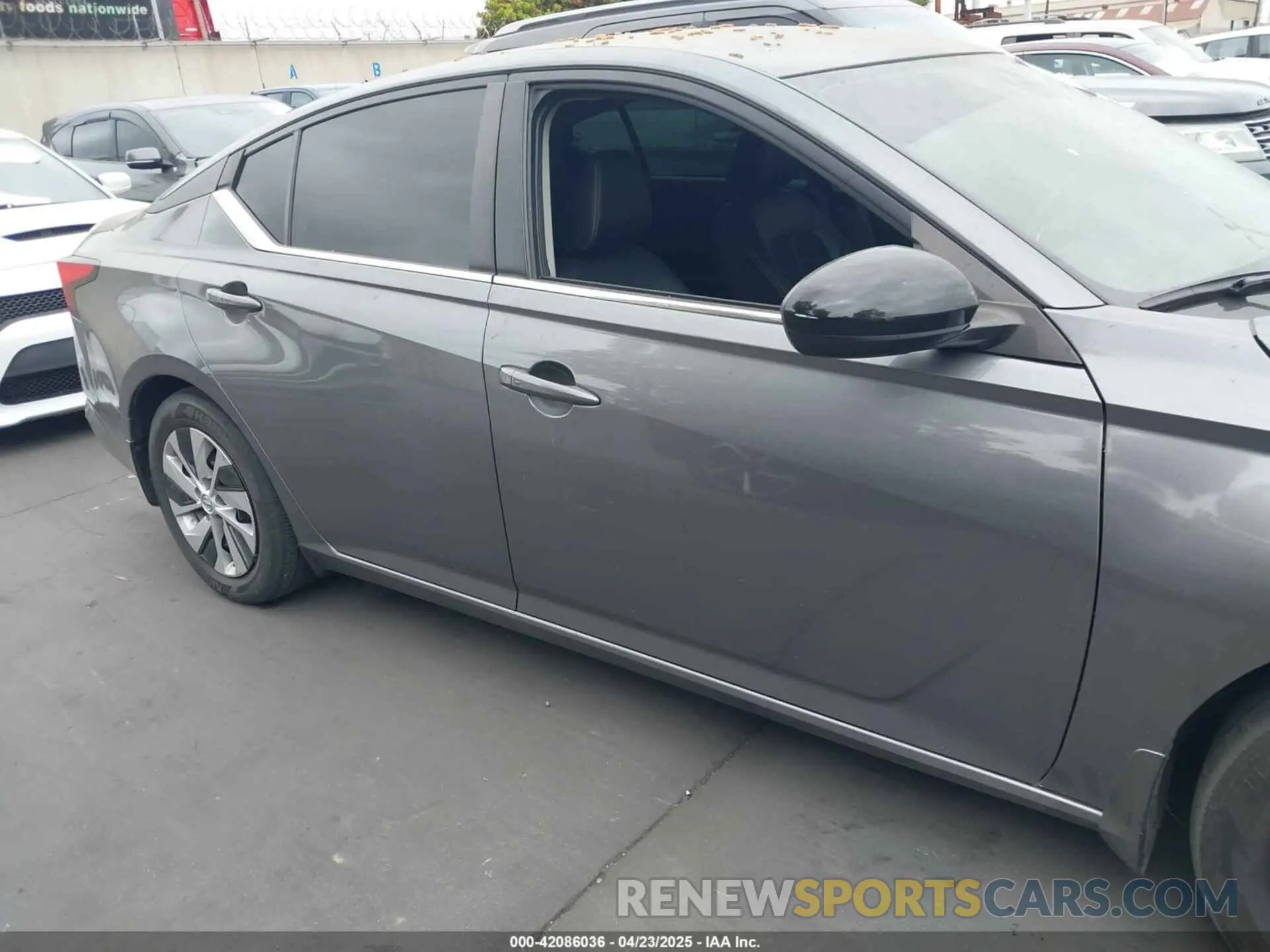 13 Photograph of a damaged car 1N4BL4CV1NN412121 NISSAN ALTIMA 2022