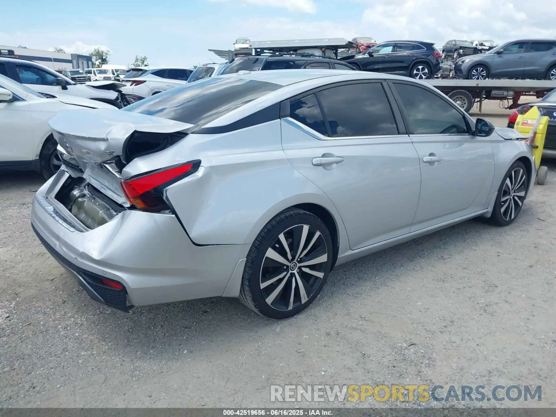 4 Photograph of a damaged car 1N4BL4CV2NN367366 NISSAN ALTIMA 2022