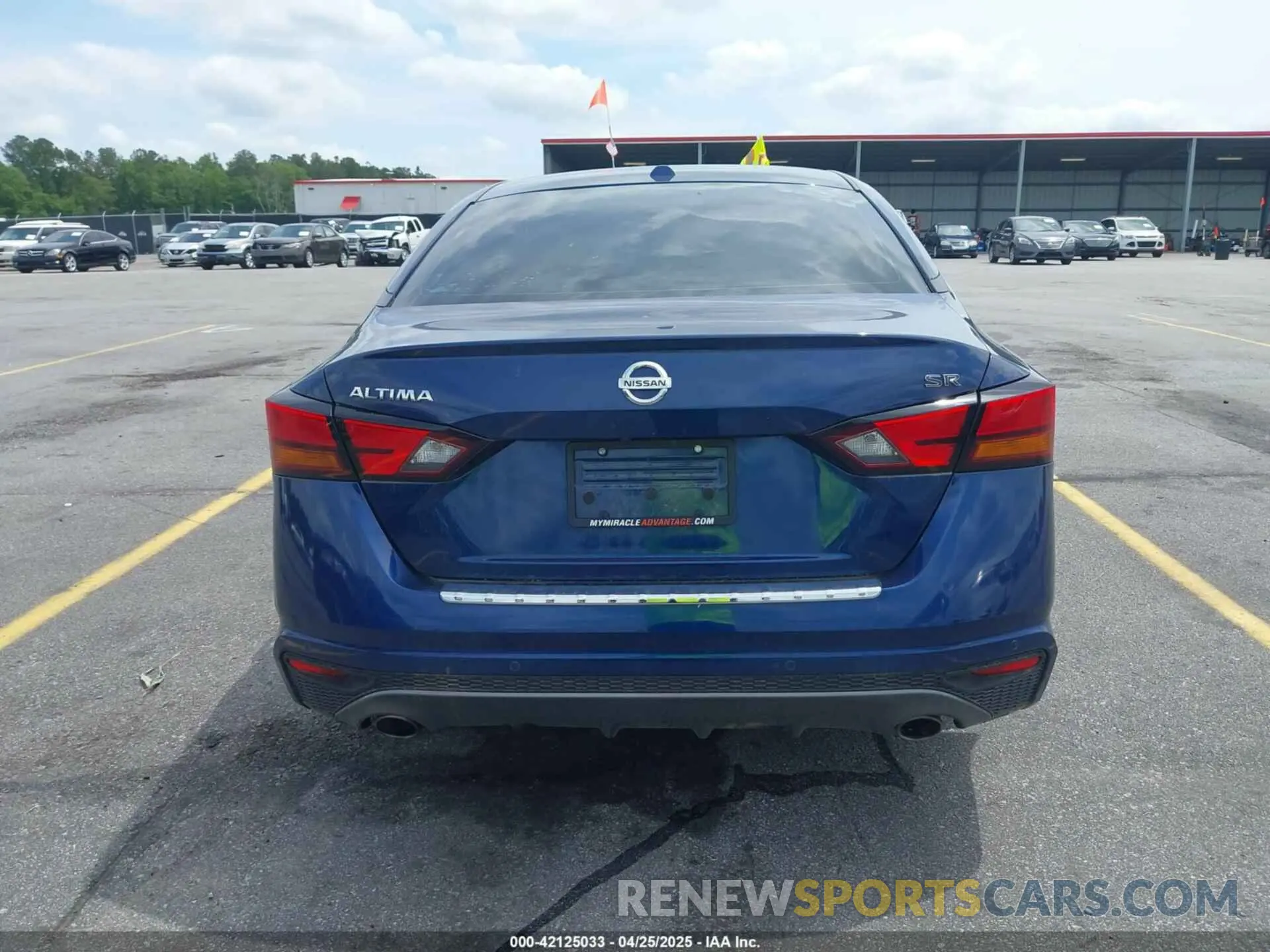 17 Photograph of a damaged car 1N4BL4CV3NN311503 NISSAN ALTIMA 2022
