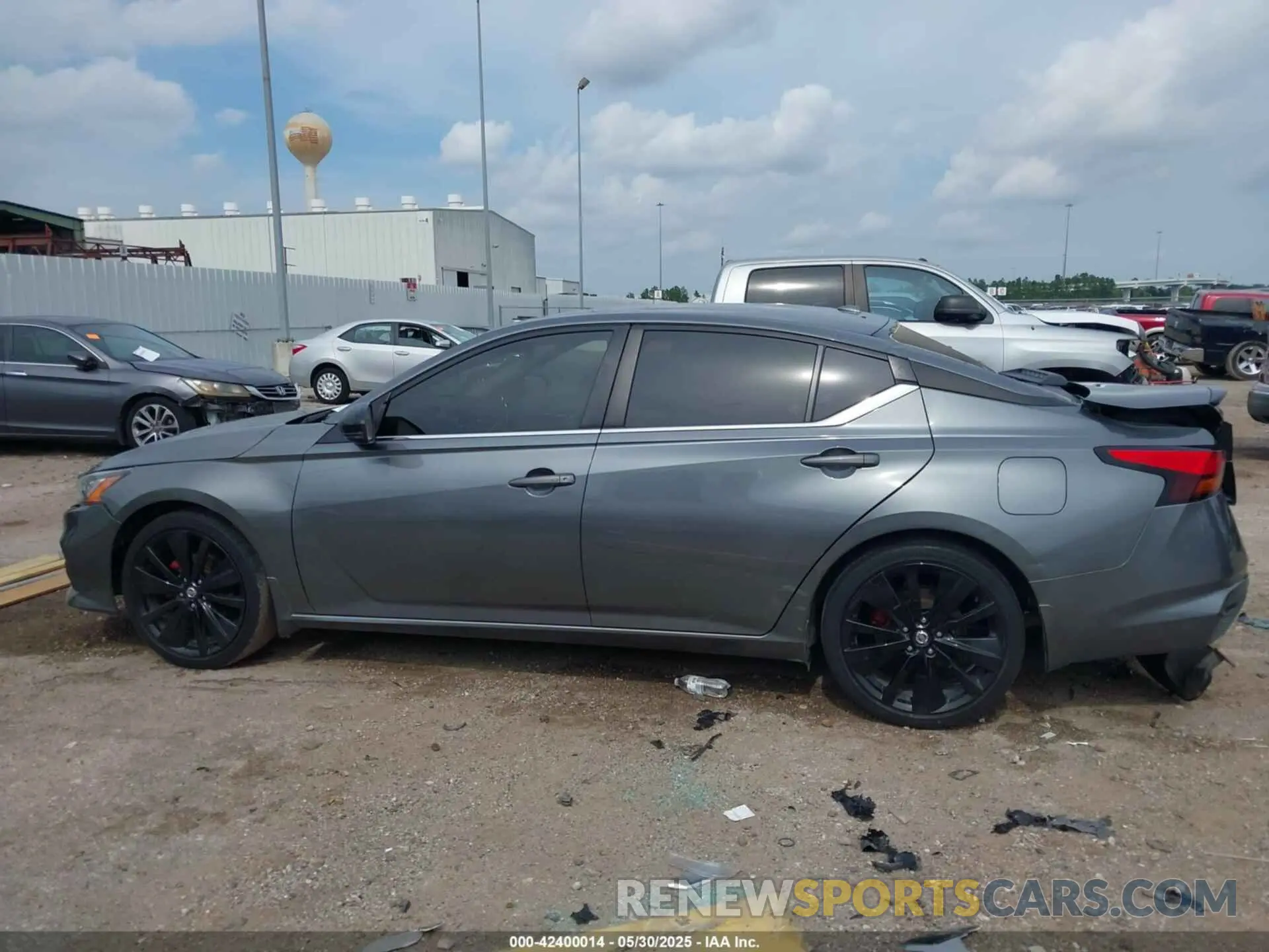 14 Photograph of a damaged car 1N4BL4CV3NN352200 NISSAN ALTIMA 2022