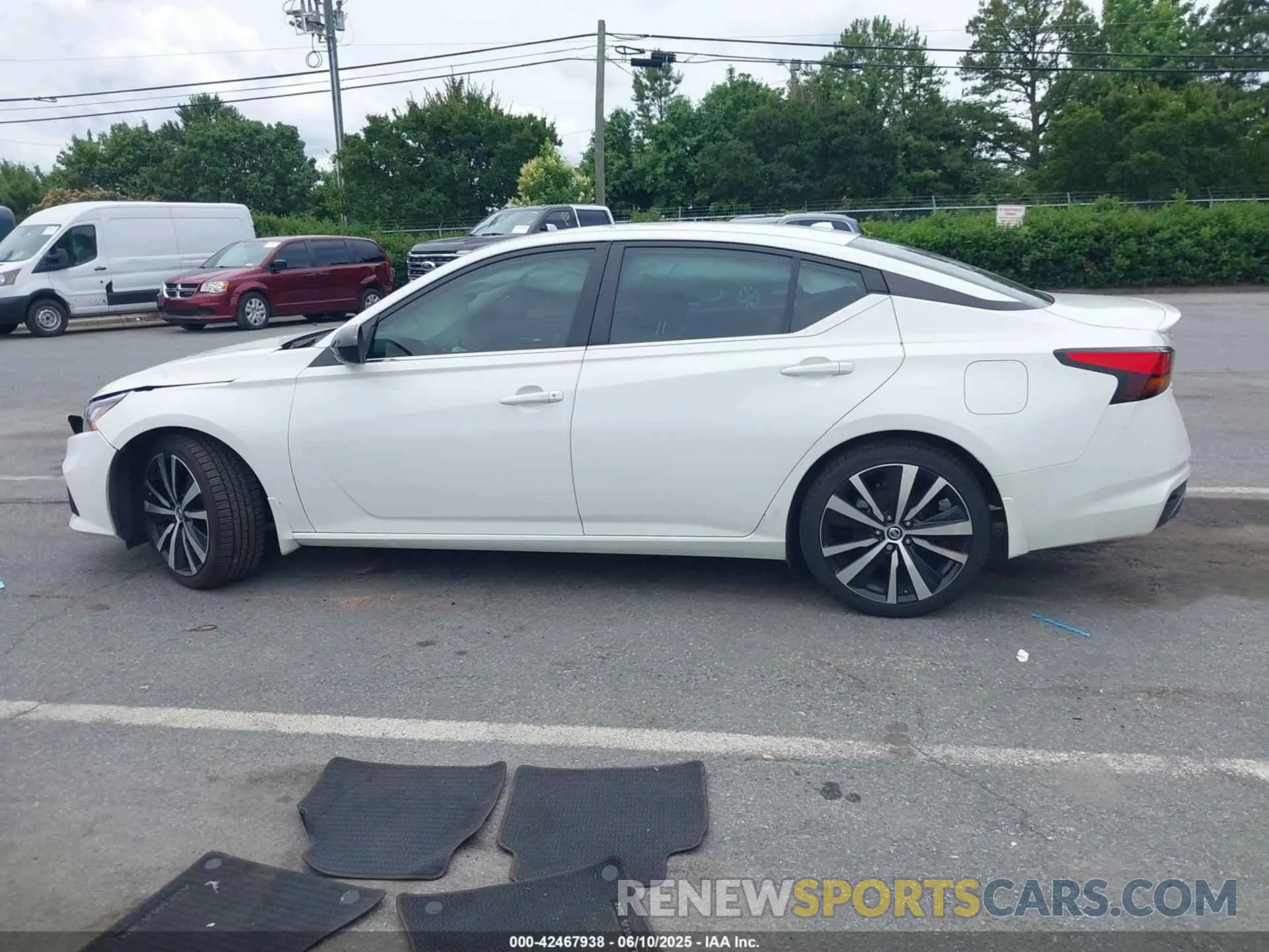 14 Photograph of a damaged car 1N4BL4CV3NN358773 NISSAN ALTIMA 2022