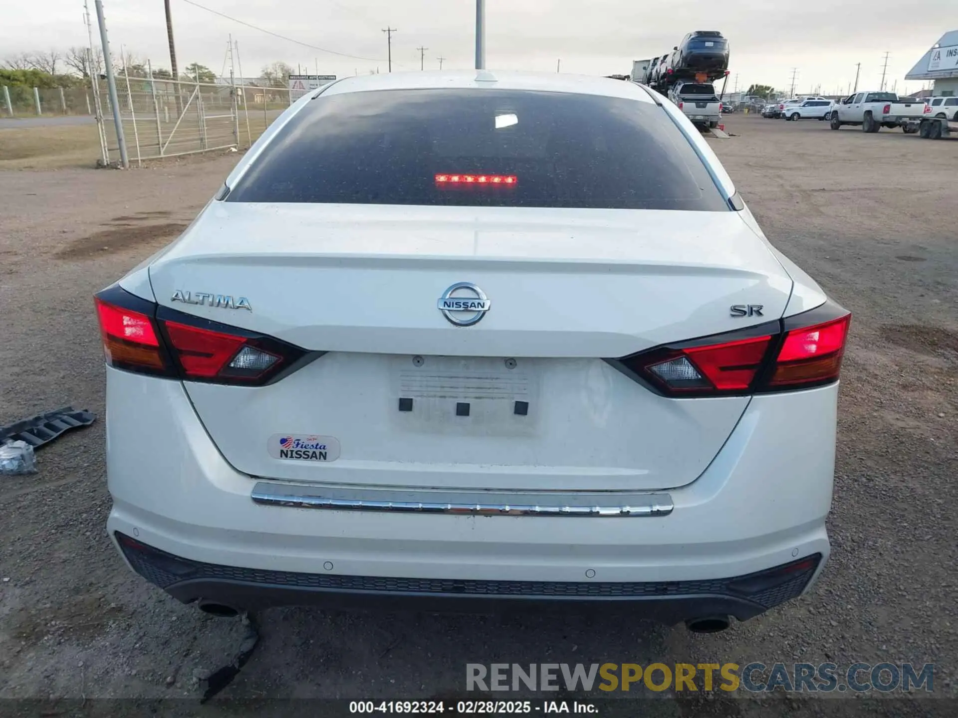 17 Photograph of a damaged car 1N4BL4CV3NN362578 NISSAN ALTIMA 2022