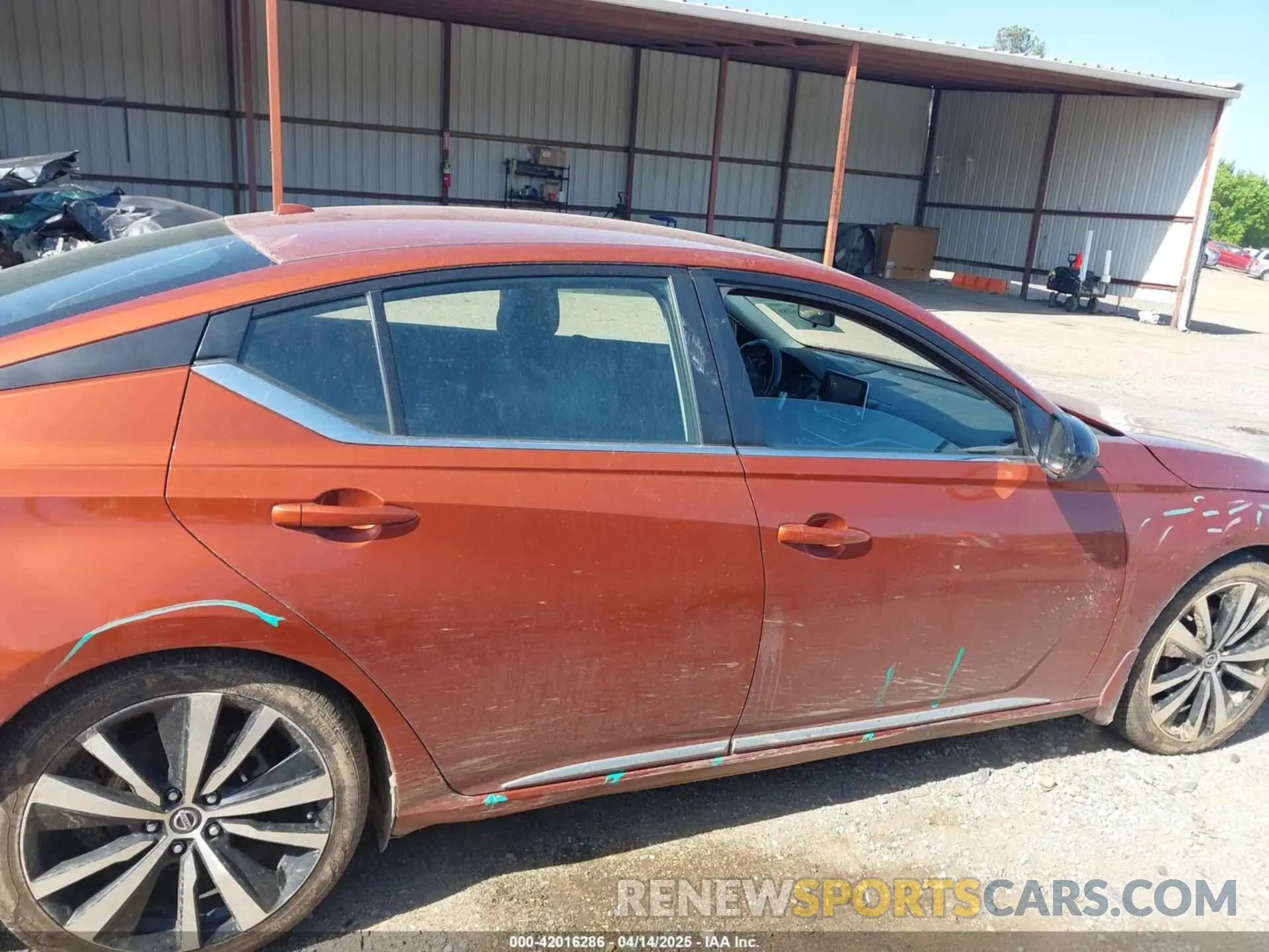 13 Photograph of a damaged car 1N4BL4CV3NN368204 NISSAN ALTIMA 2022