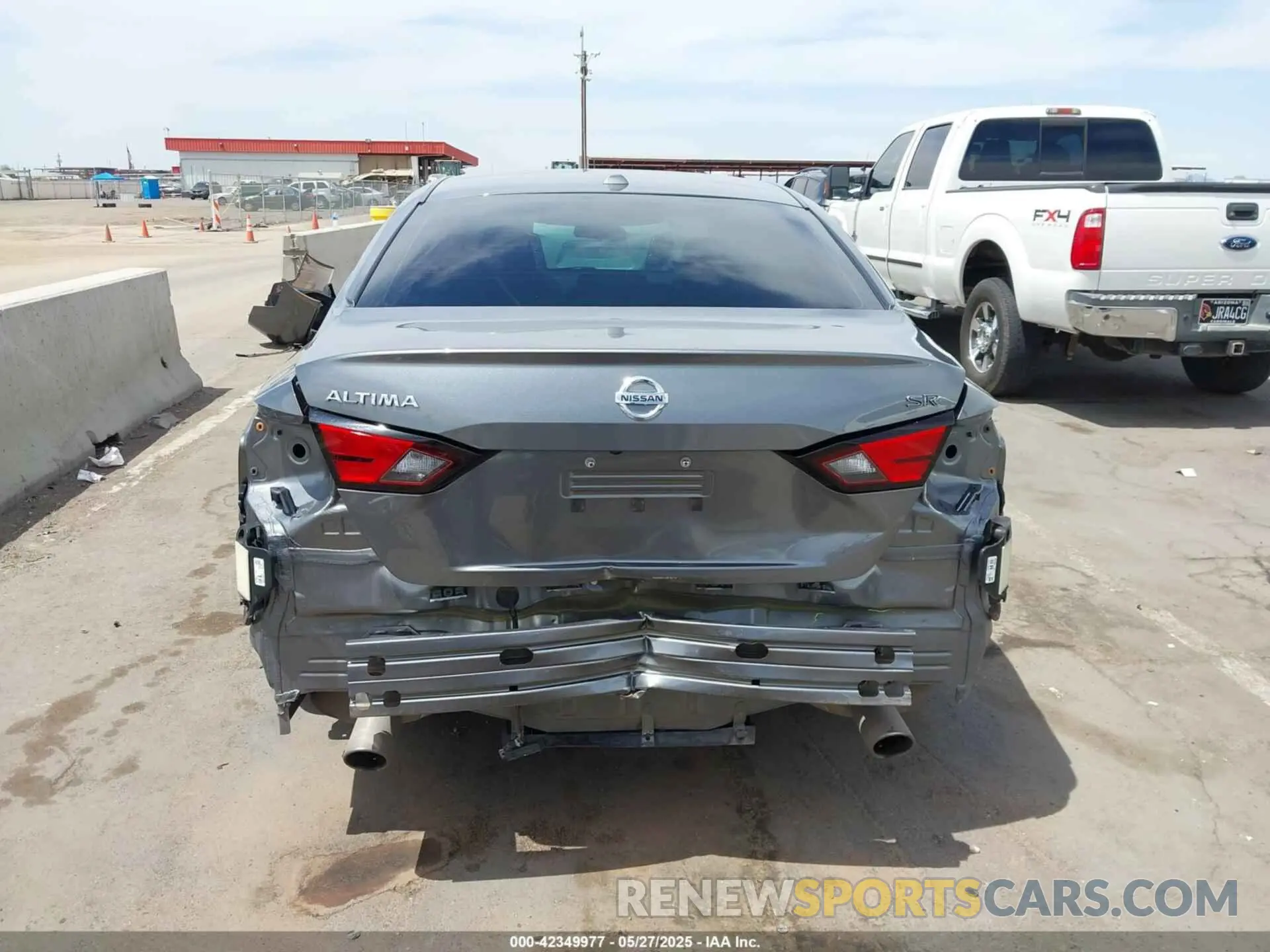 17 Photograph of a damaged car 1N4BL4CV3NN369059 NISSAN ALTIMA 2022