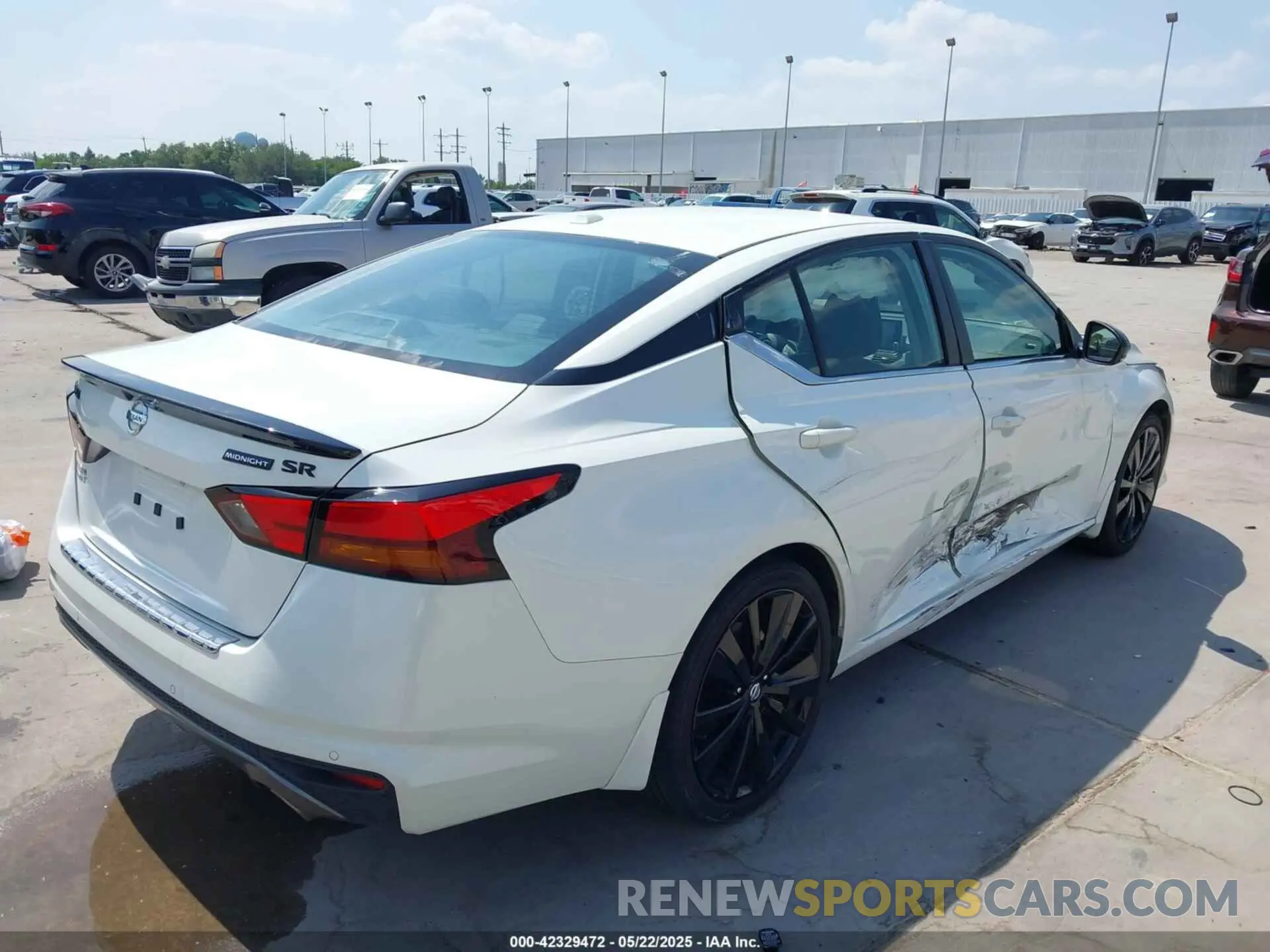 4 Photograph of a damaged car 1N4BL4CV3NN378814 NISSAN ALTIMA 2022