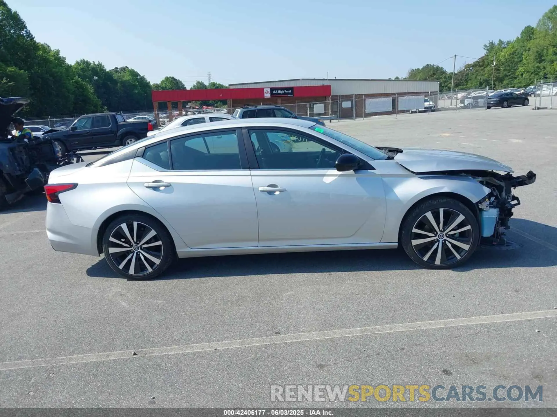 13 Photograph of a damaged car 1N4BL4CV3NN408023 NISSAN ALTIMA 2022