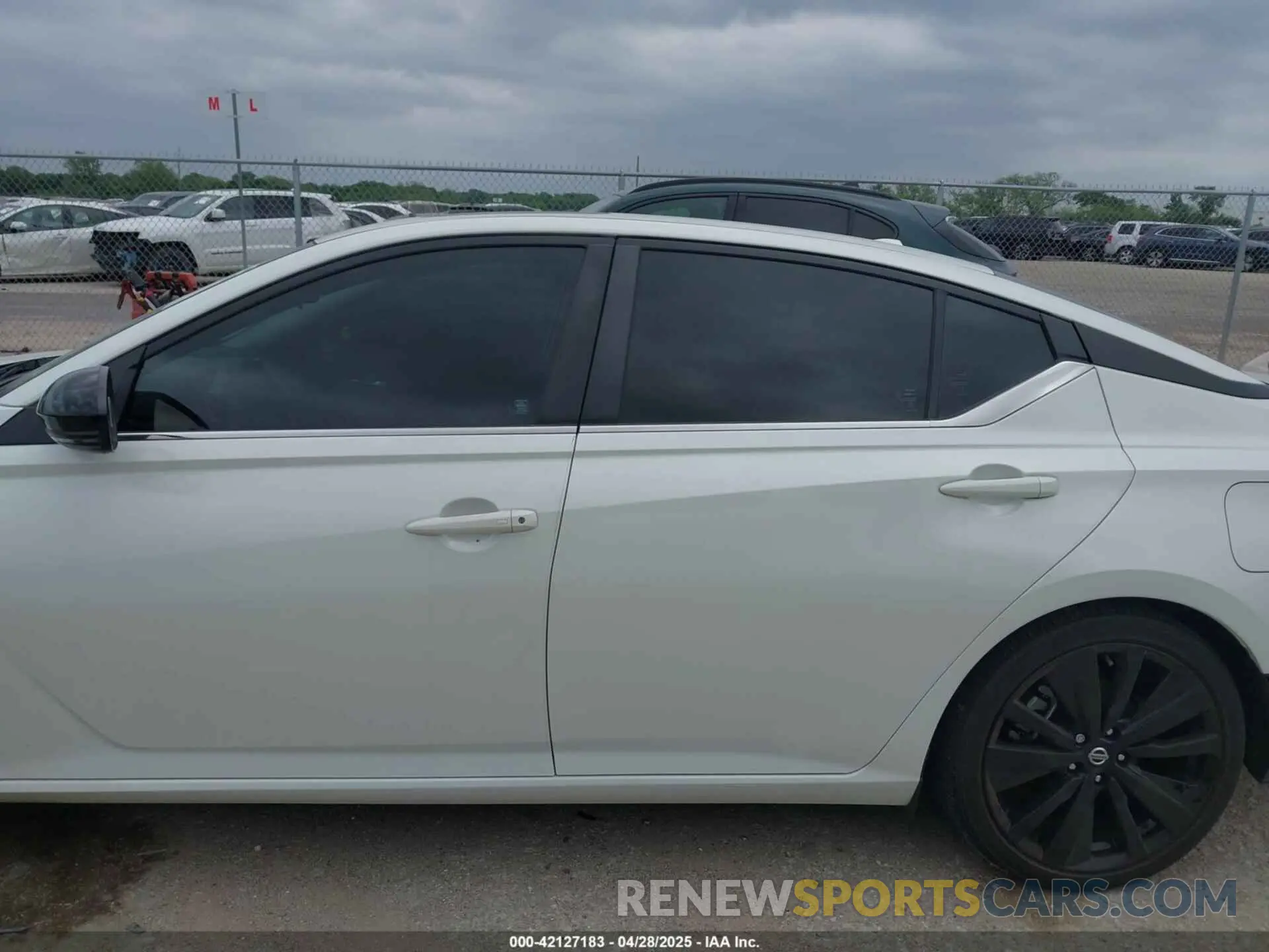 14 Photograph of a damaged car 1N4BL4CV3NN424416 NISSAN ALTIMA 2022