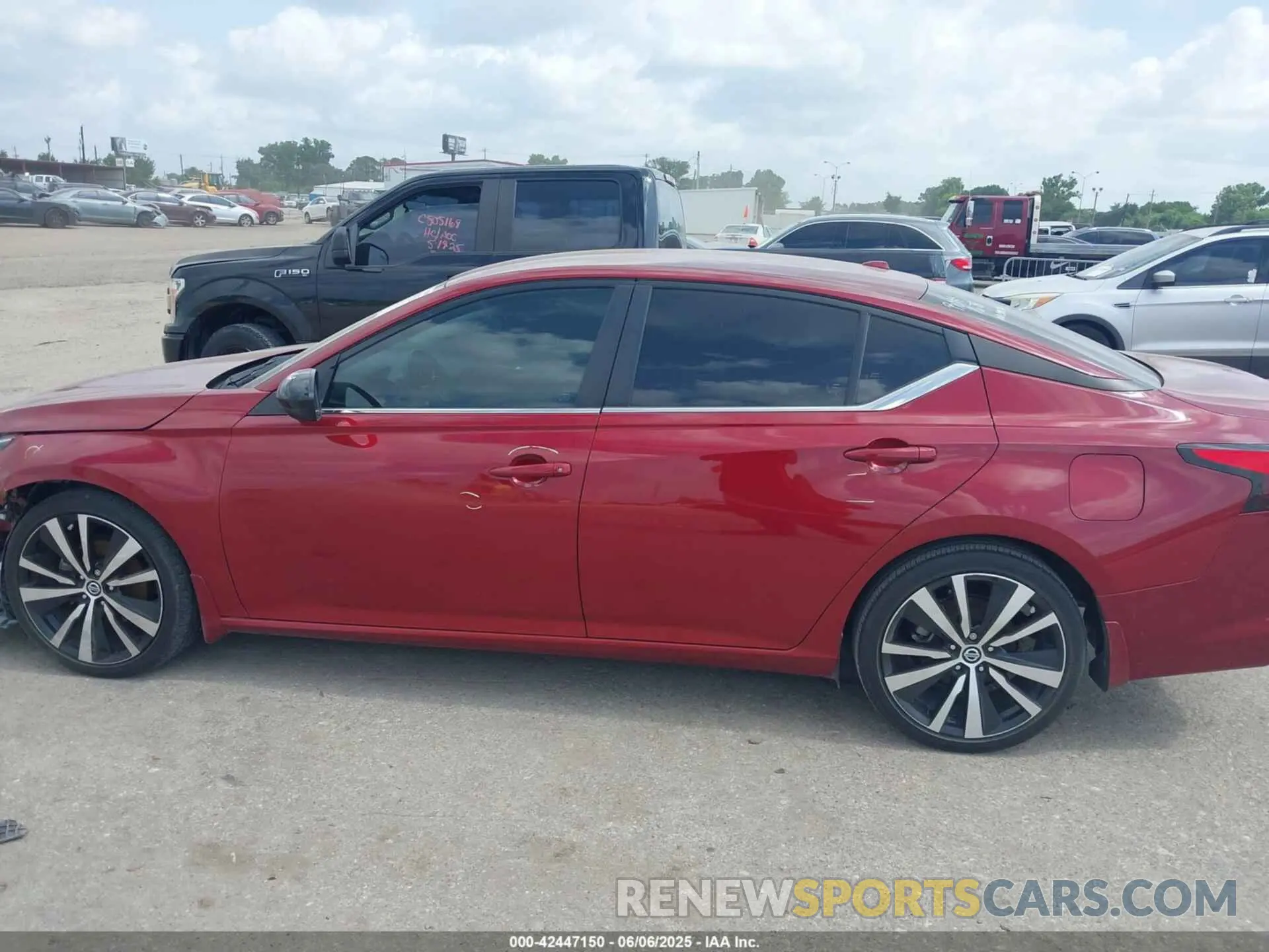 14 Photograph of a damaged car 1N4BL4CV4NN337348 NISSAN ALTIMA 2022
