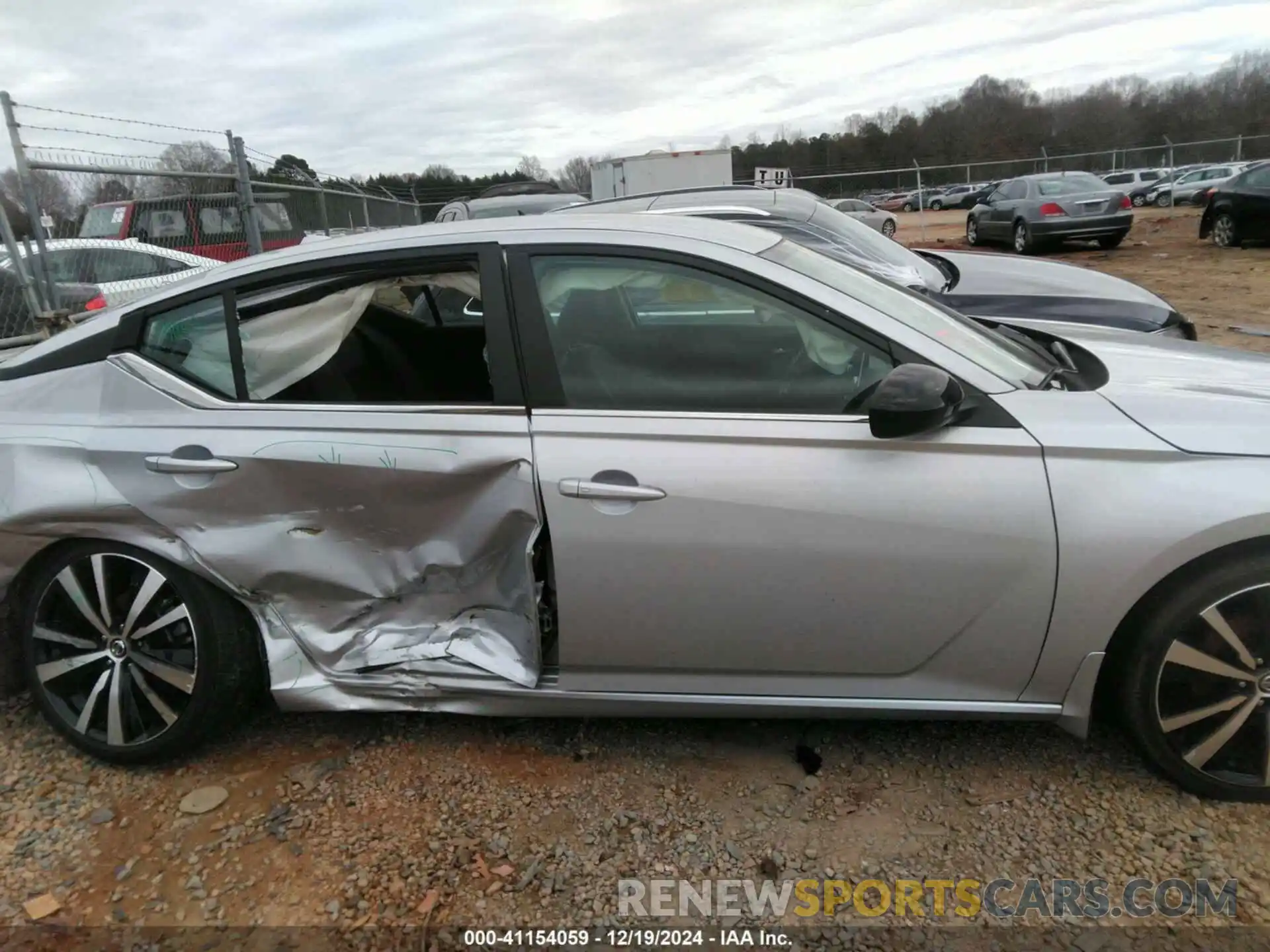 13 Photograph of a damaged car 1N4BL4CV4NN365117 NISSAN ALTIMA 2022