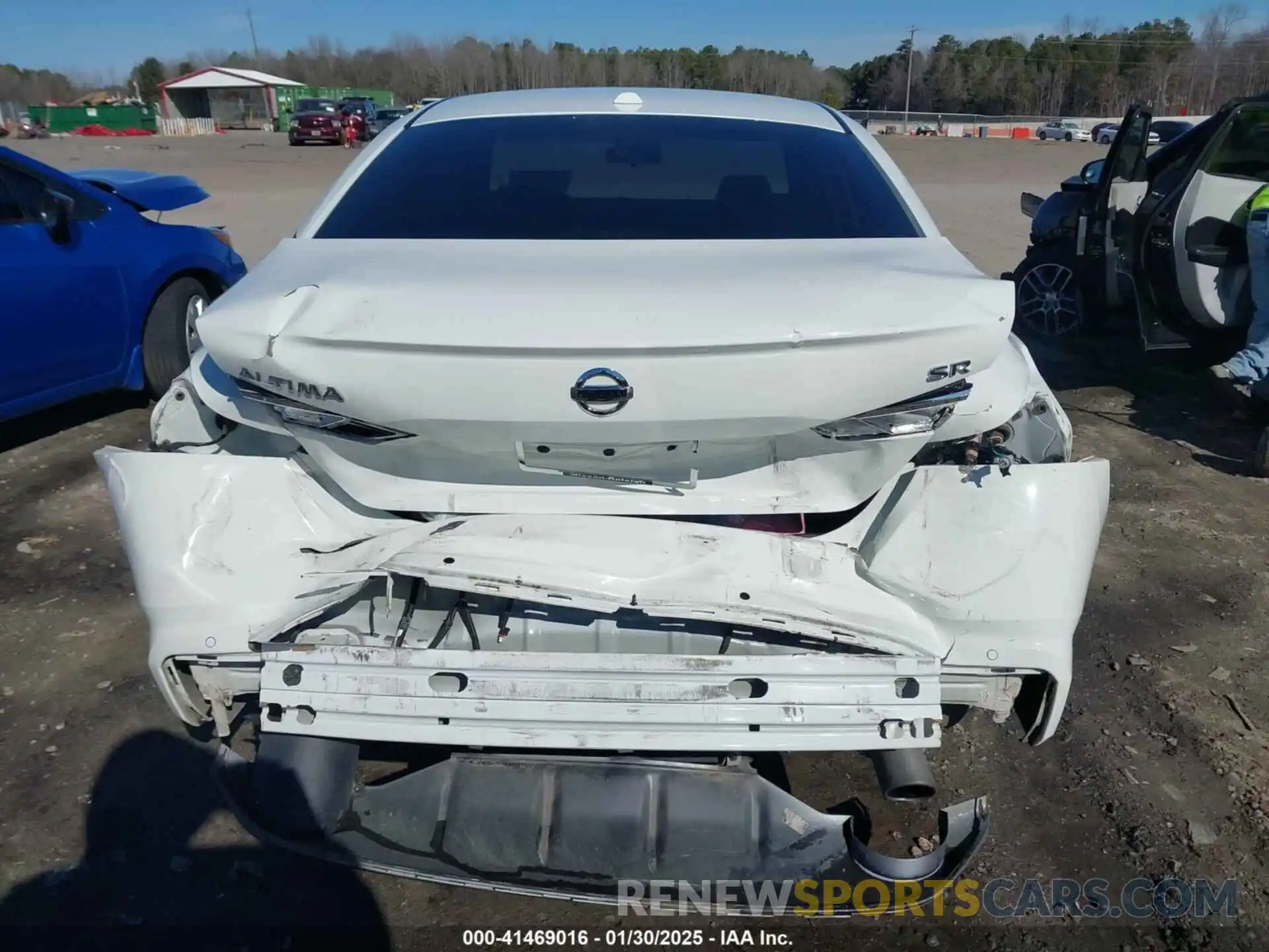 17 Photograph of a damaged car 1N4BL4CV5NN304648 NISSAN ALTIMA 2022